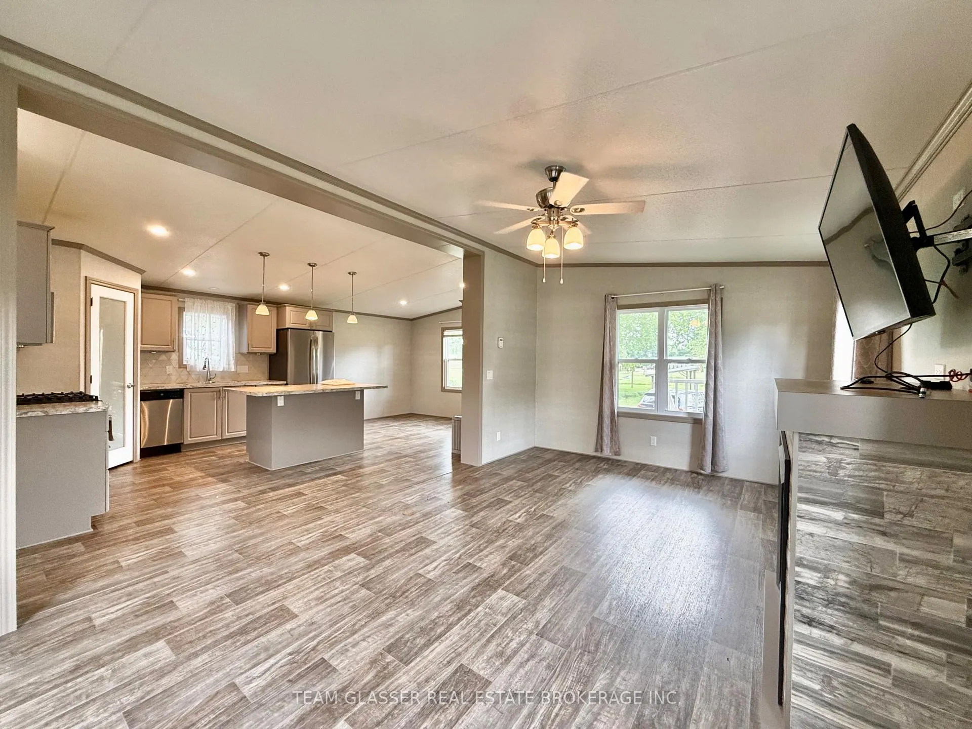 Photo 13 of Unit 2, 24749 Park Street, Strathroy-Caradoc, SW — HOMEH