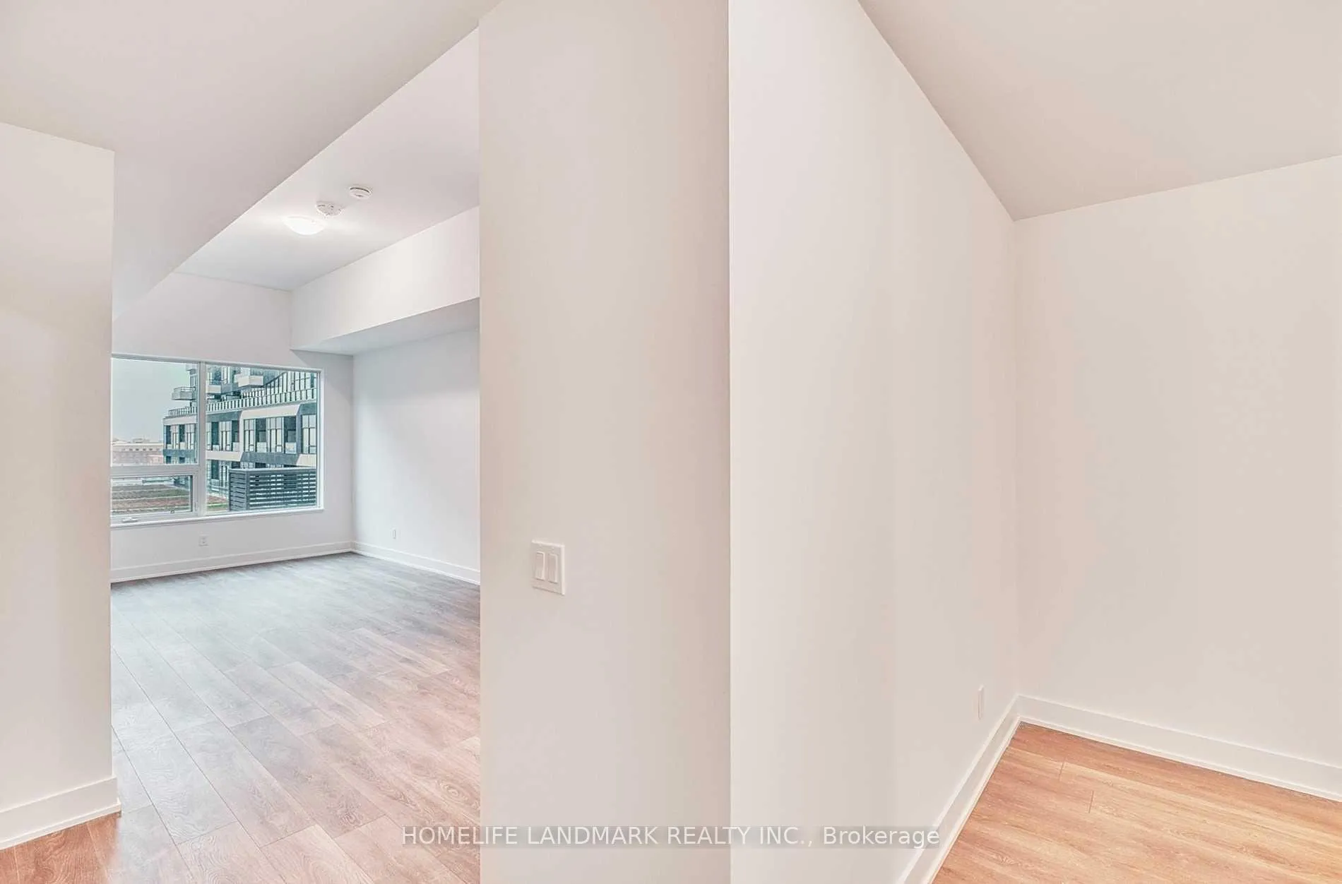 Photo 11 of Unit 455, 2489 Taunton Road, Oakville, River Oaks — HOMEH