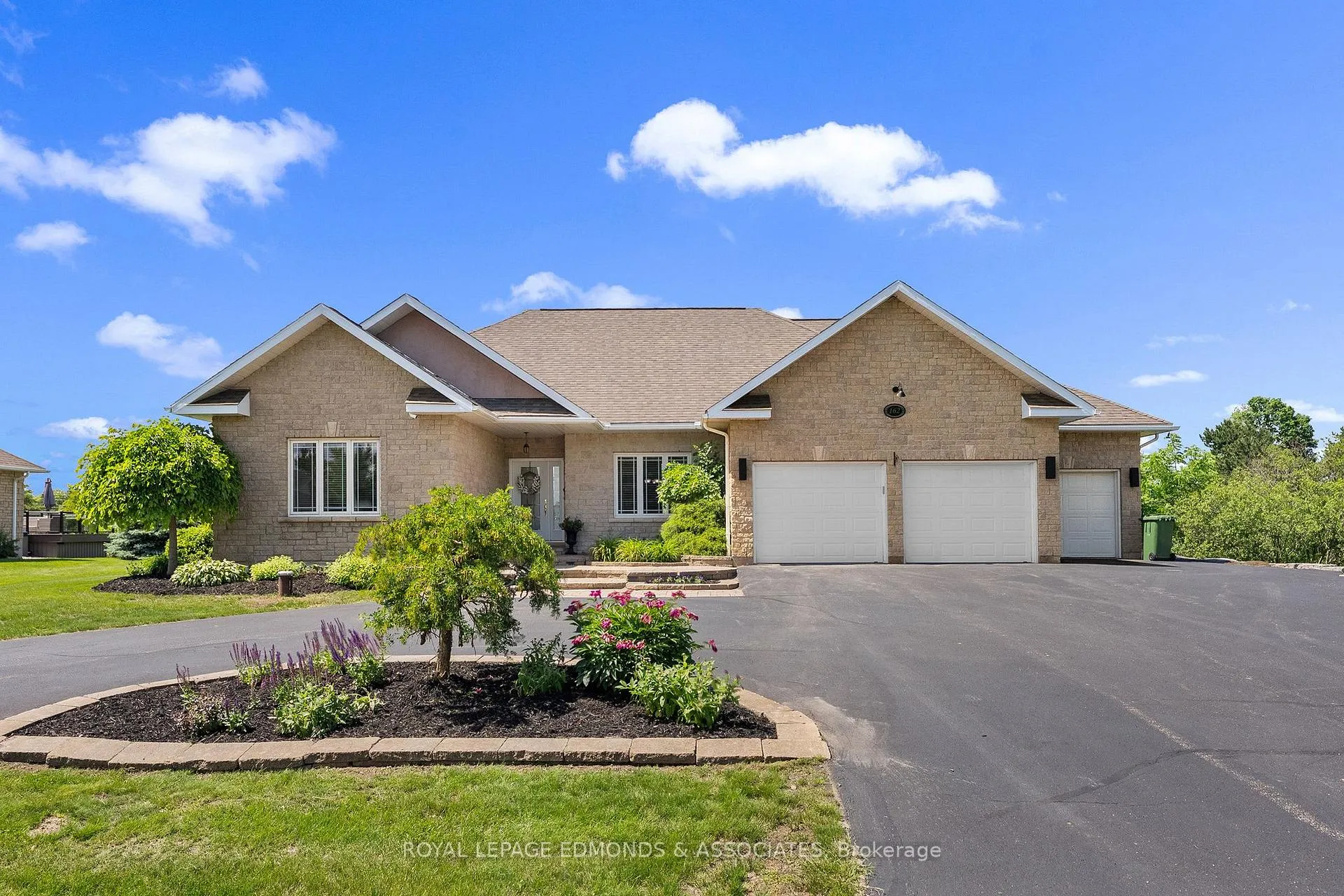 Photo 1 of 162 Pleasant View Drive, Laurentian Valley, Laurentian Valley — HOMEH