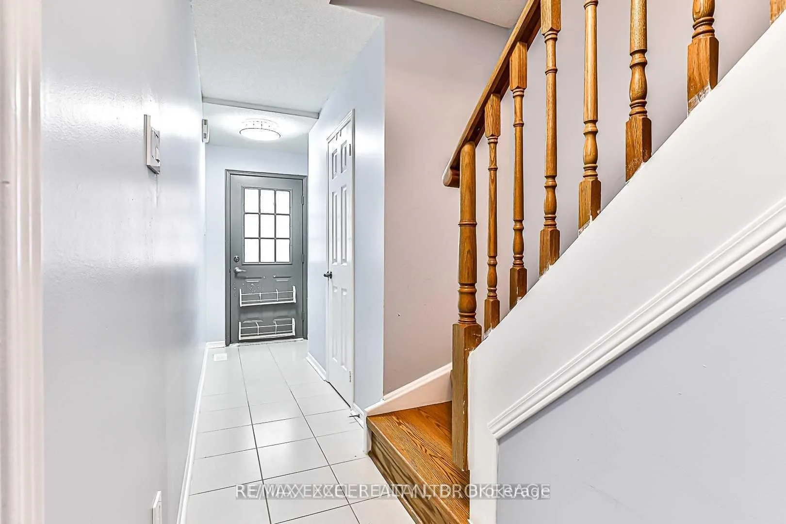 Photo 5 of 75 Hendon Road, Markham, Milliken Mills East — HOMEH