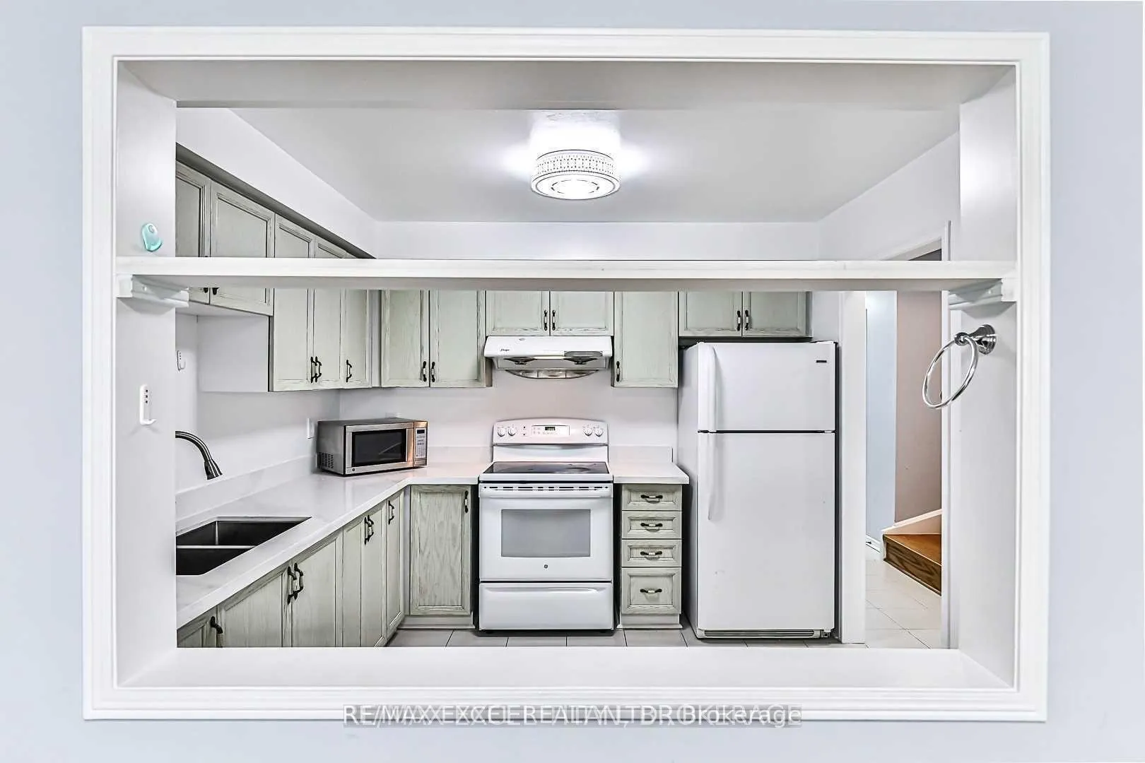 Photo 10 of 75 Hendon Road, Markham, Milliken Mills East — HOMEH