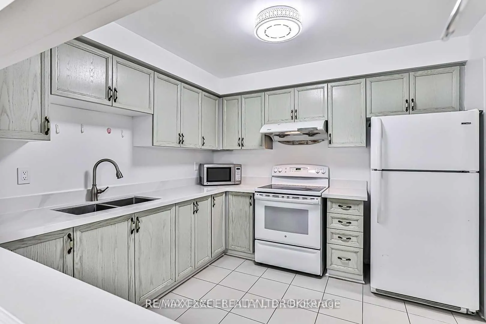 Photo 11 of 75 Hendon Road, Markham, Milliken Mills East — HOMEH