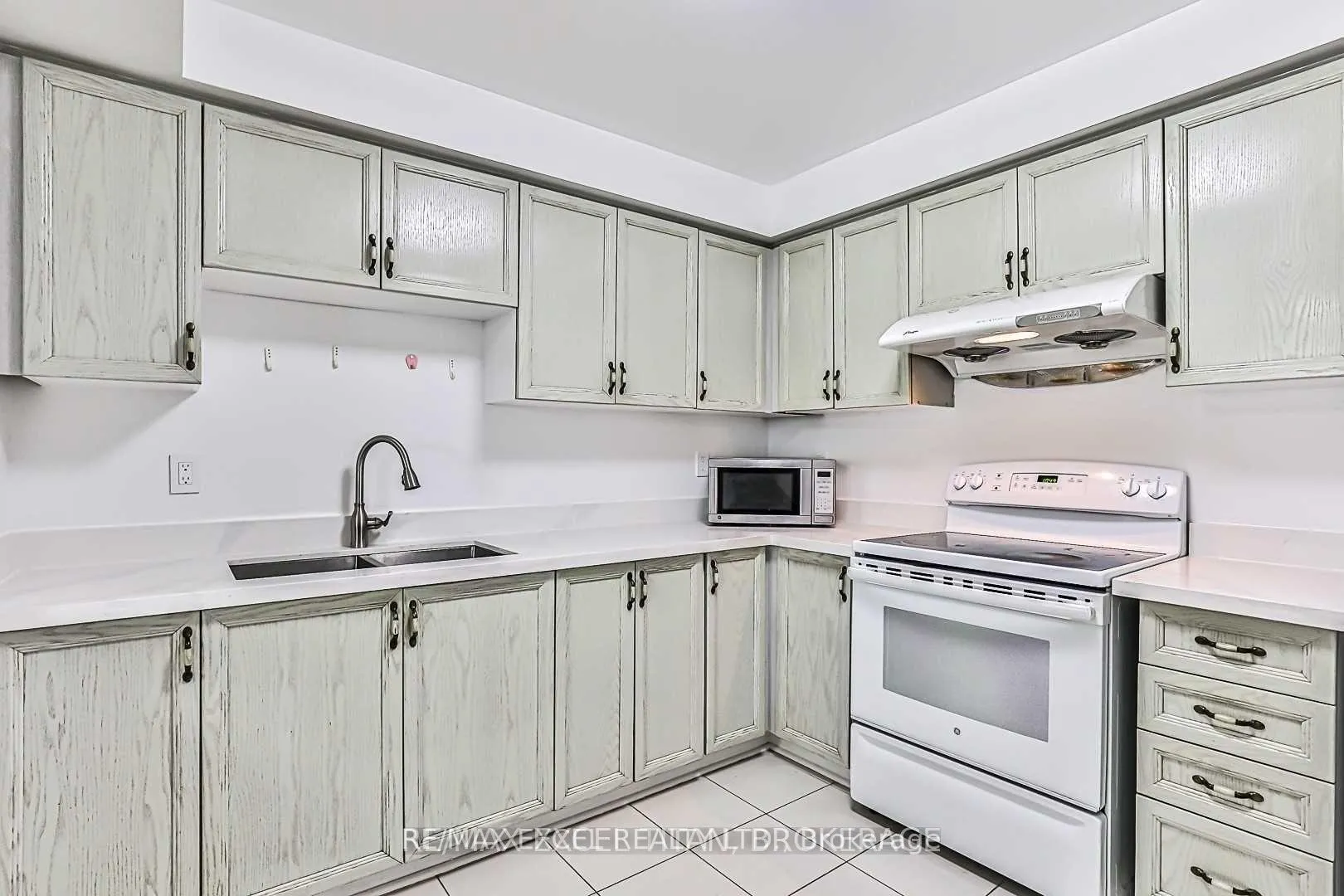 Photo 13 of 75 Hendon Road, Markham, Milliken Mills East — HOMEH