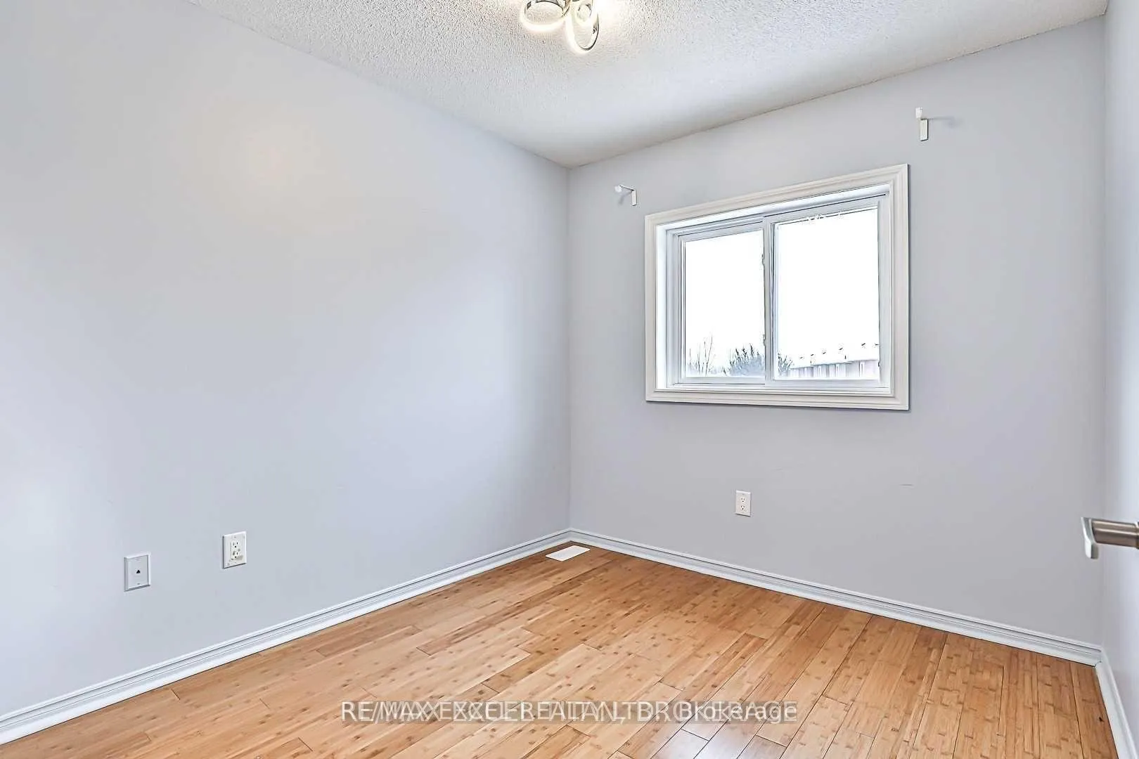 Photo 21 of 75 Hendon Road, Markham, Milliken Mills East — HOMEH