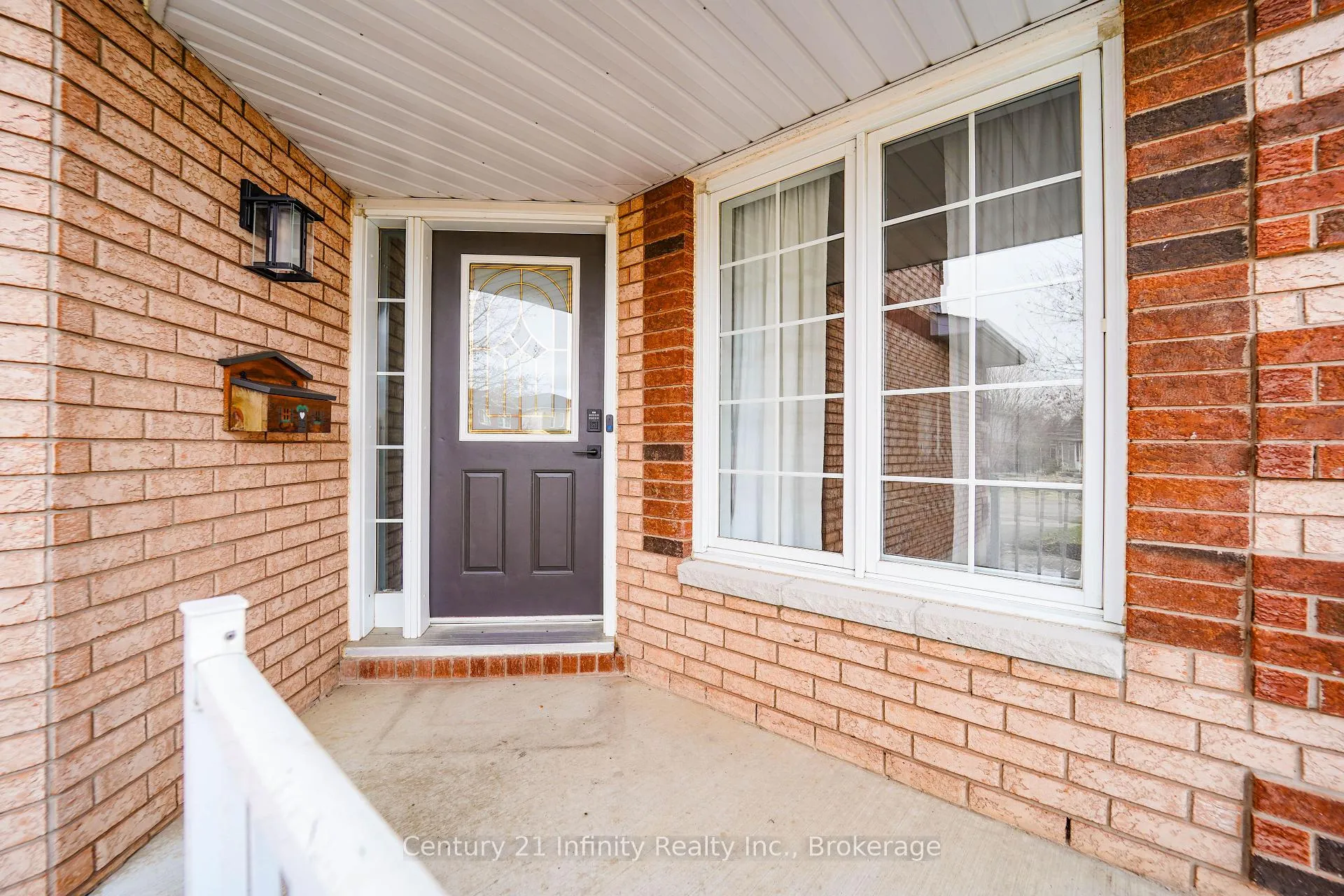 Photo 2 of 178 High Street, Clarington, Bowmanville — HOMEH