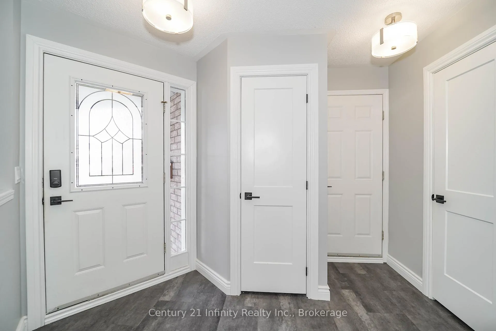 Photo 3 of 178 High Street, Clarington, Bowmanville — HOMEH