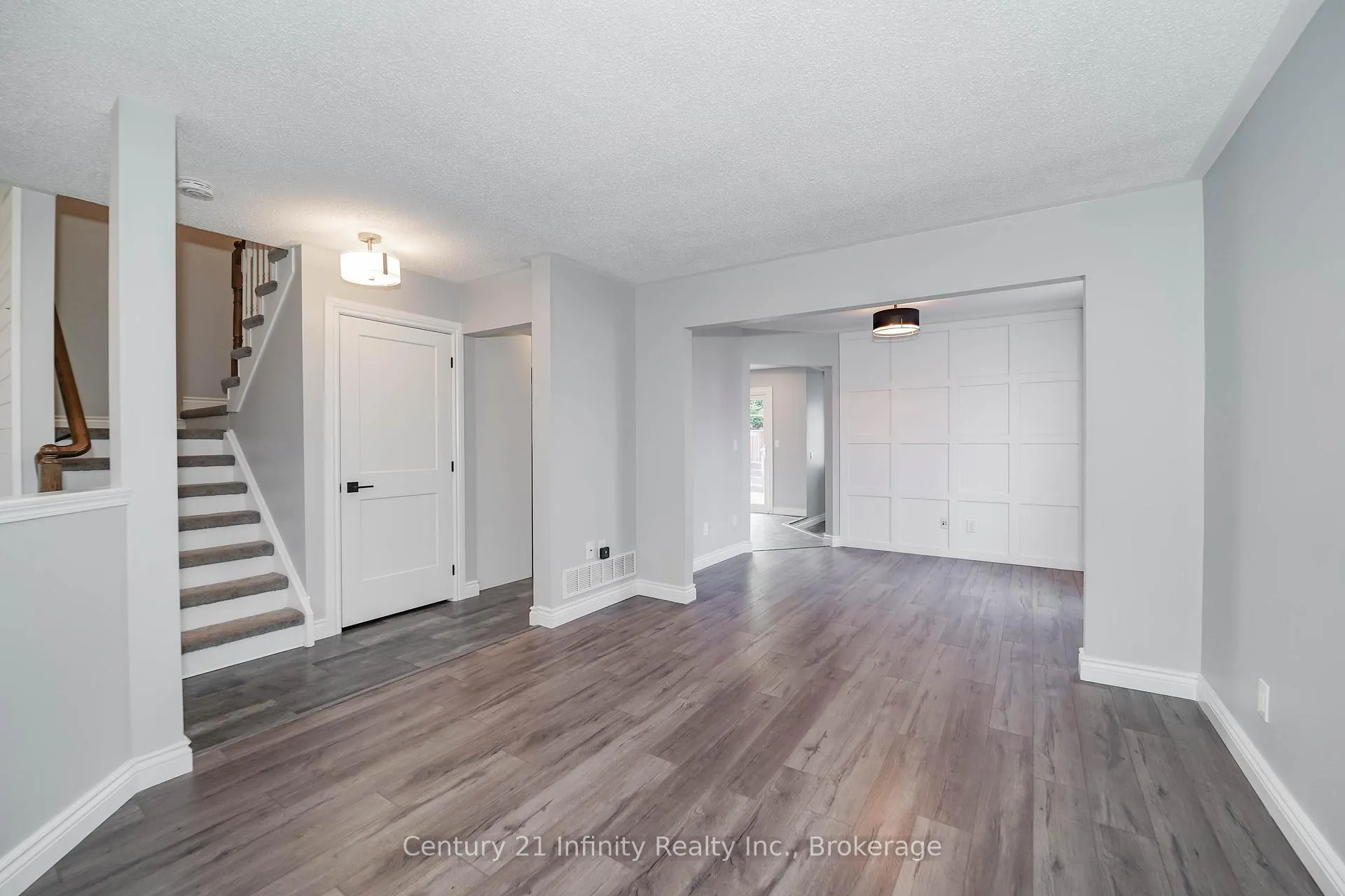 Photo 6 of 178 High Street, Clarington, Bowmanville — HOMEH