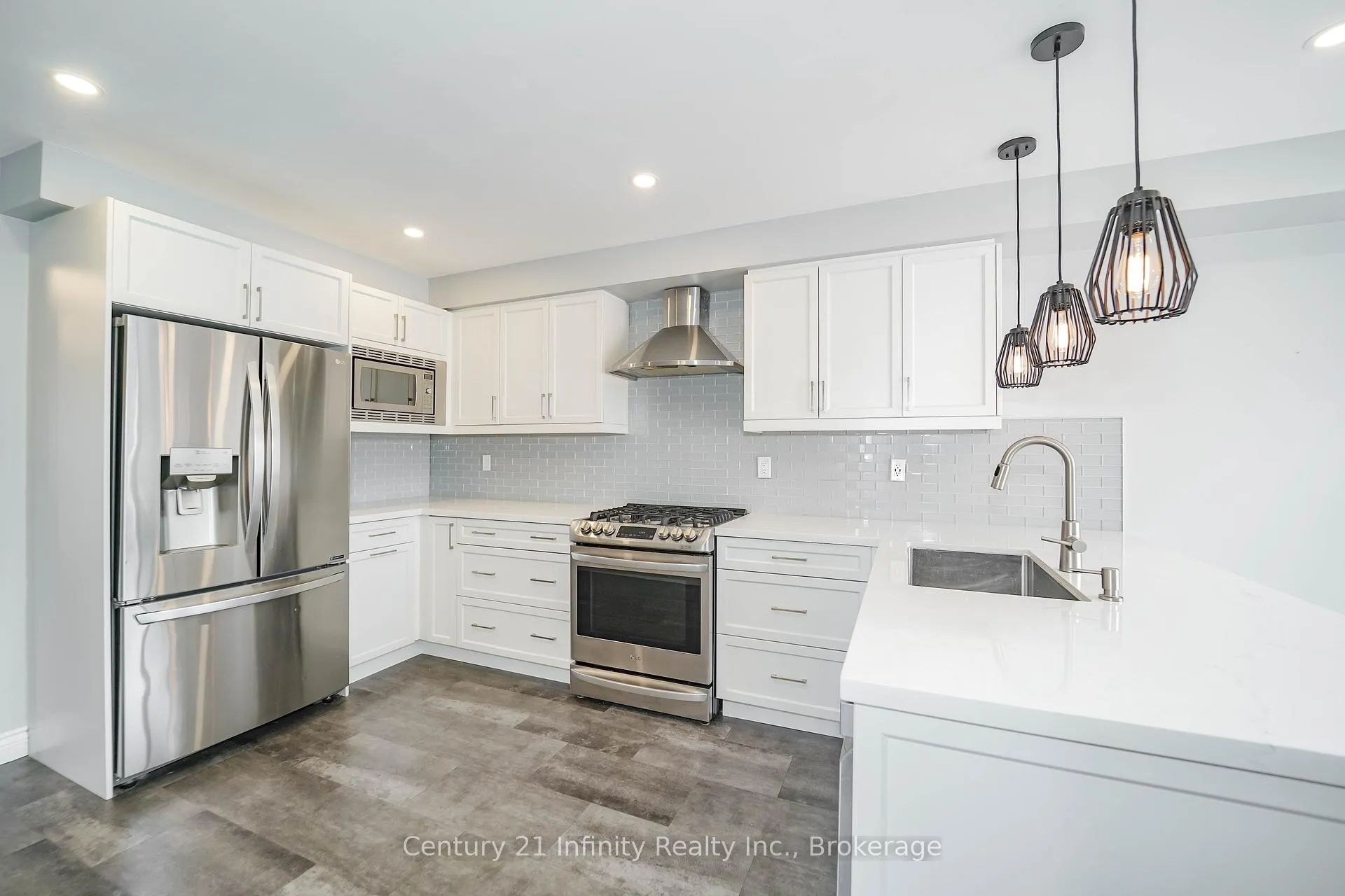 Photo 12 of 178 High Street, Clarington, Bowmanville — HOMEH