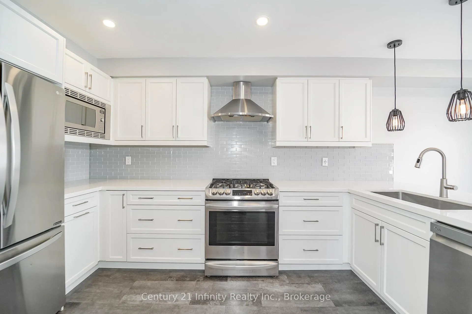 Photo 13 of 178 High Street, Clarington, Bowmanville — HOMEH