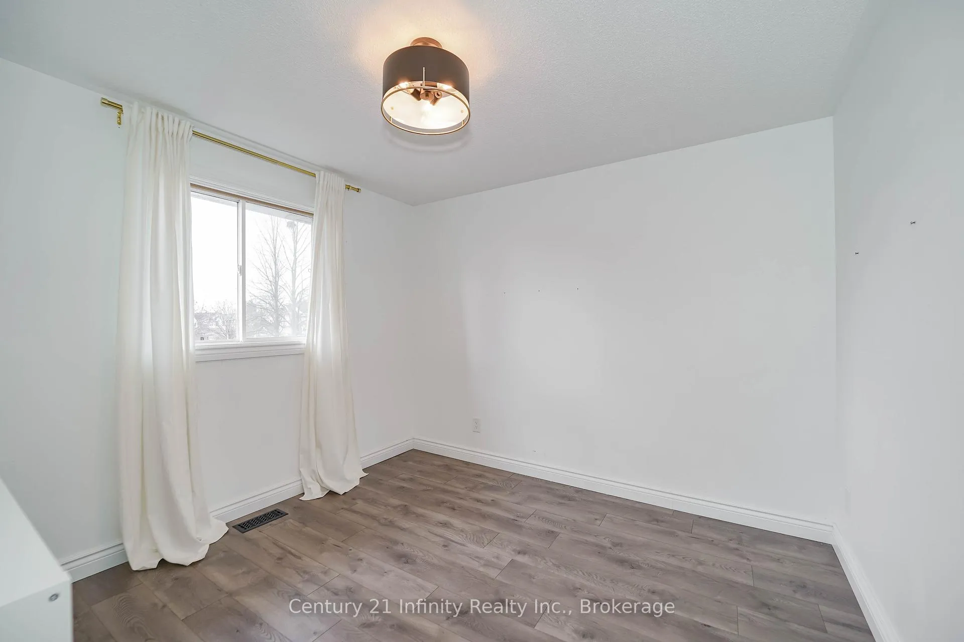 Photo 21 of 178 High Street, Clarington, Bowmanville — HOMEH