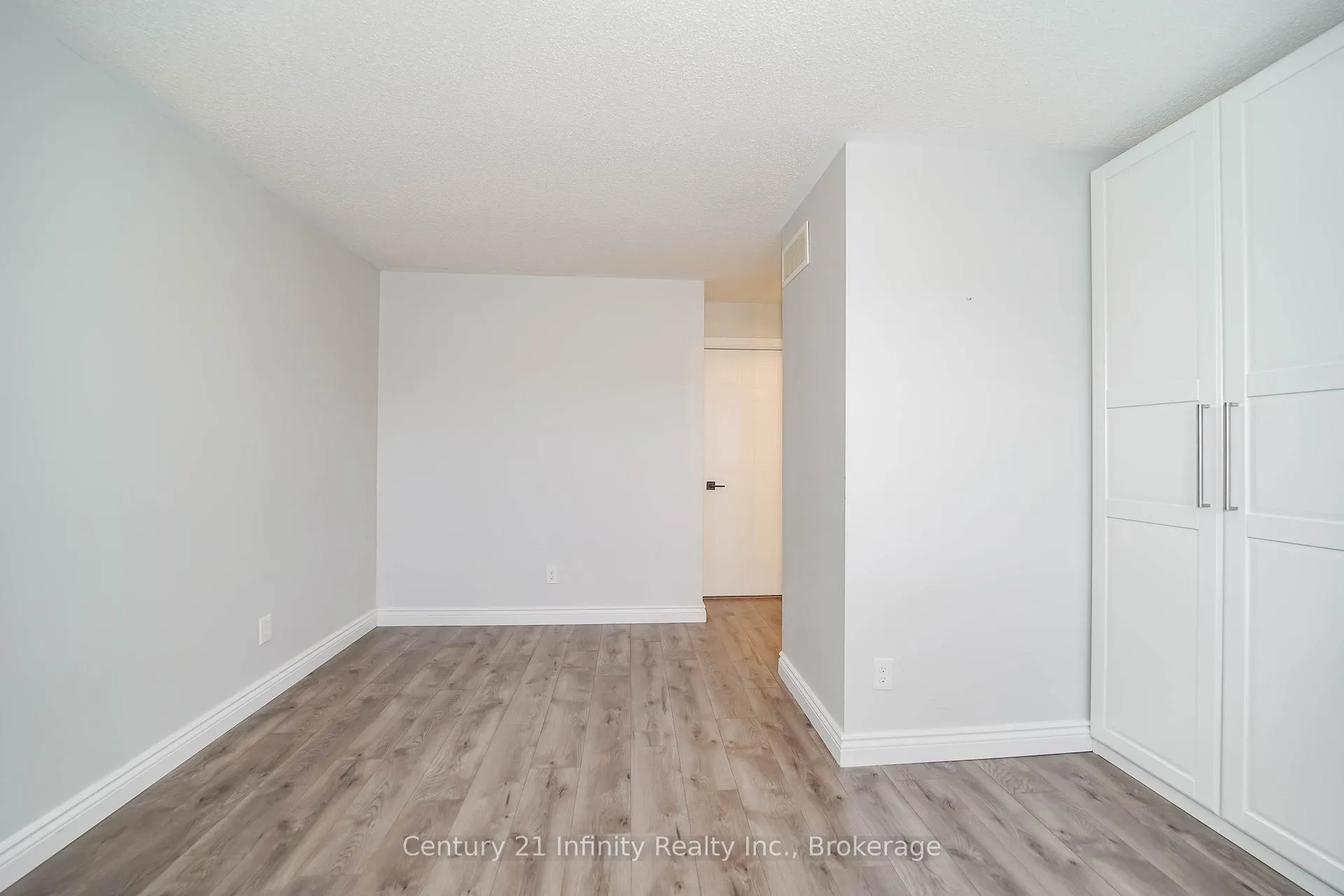Photo 26 of 178 High Street, Clarington, Bowmanville — HOMEH