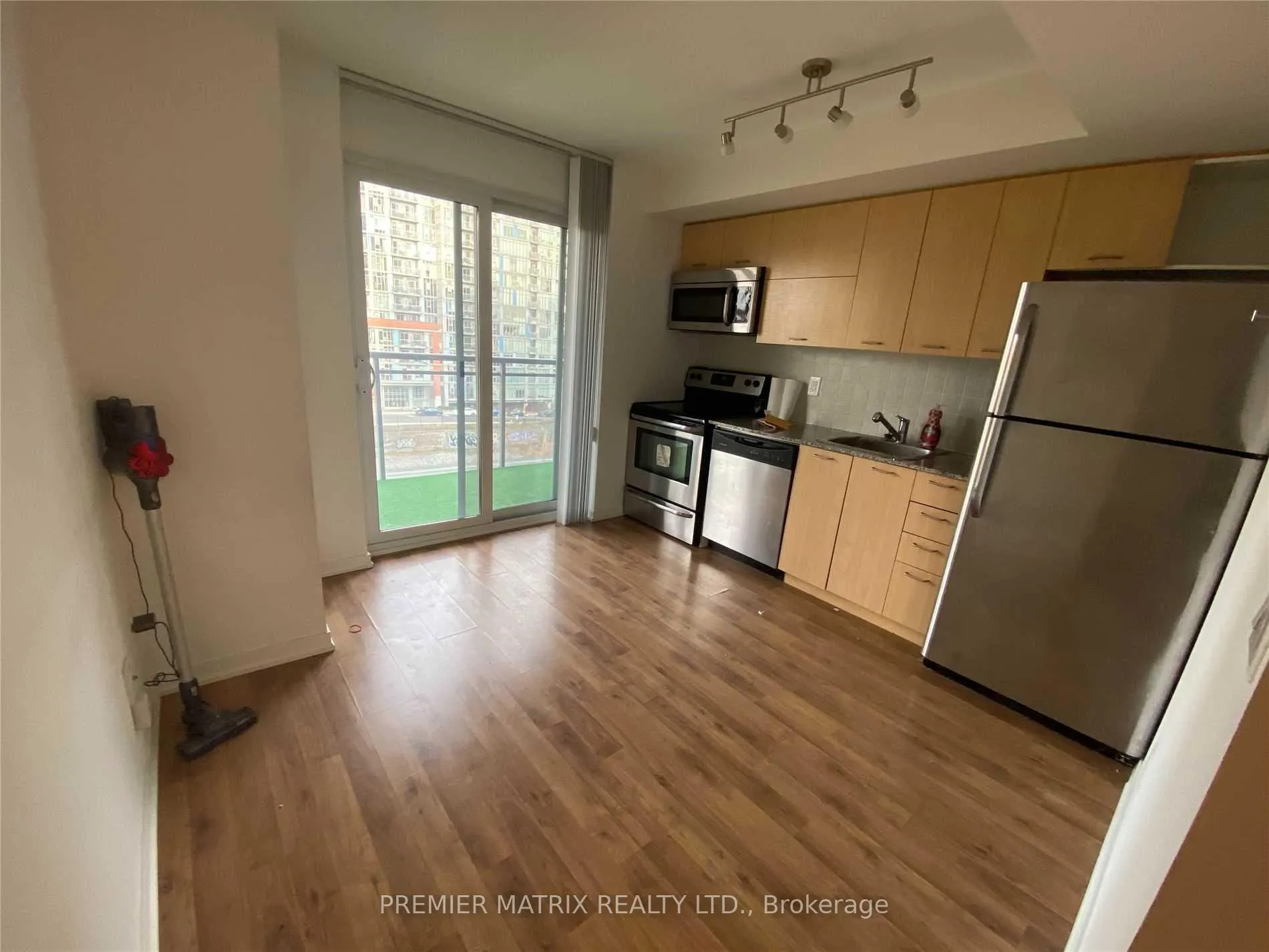 Photo 3 of Unit 620, 38 Joe Shuster Way, Toronto, South Parkdale — HOMEH