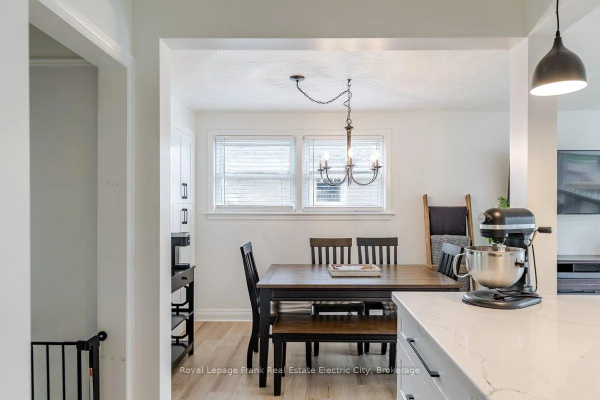 Photo 12 of 642 Bellaire Street, Peterborough, Otonabee Ward 1 — HOMEH