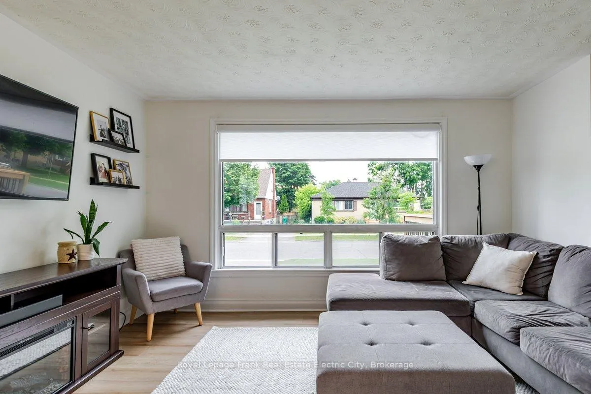 Photo 20 of 642 Bellaire Street, Peterborough, Otonabee Ward 1 — HOMEH