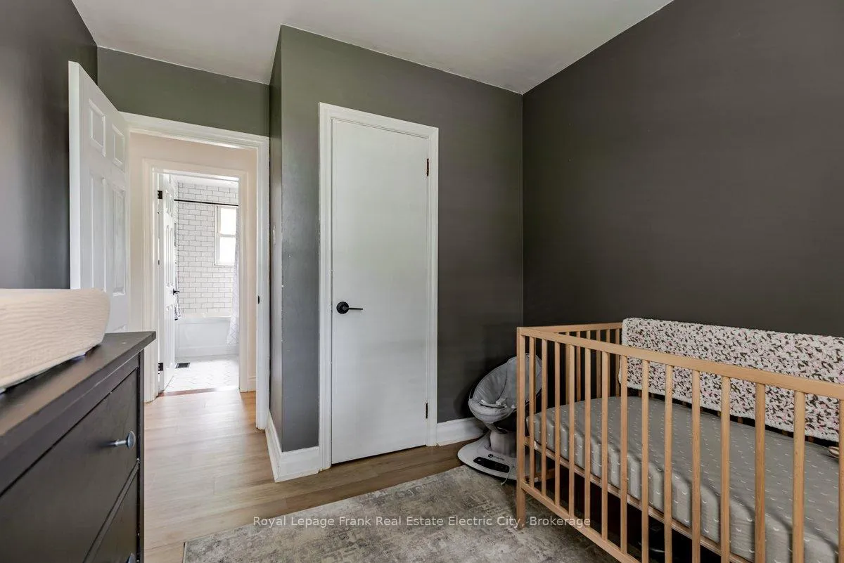 Photo 24 of 642 Bellaire Street, Peterborough, Otonabee Ward 1 — HOMEH