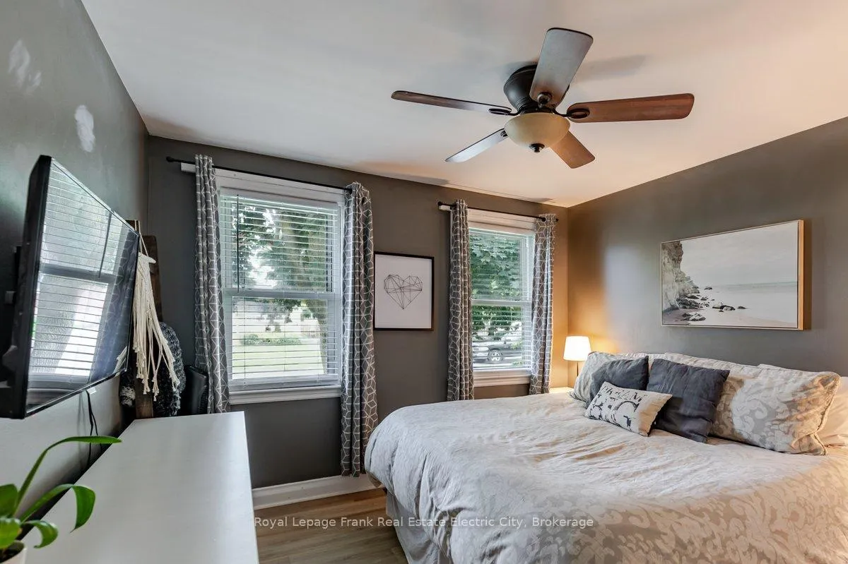 Photo 28 of 642 Bellaire Street, Peterborough, Otonabee Ward 1 — HOMEH