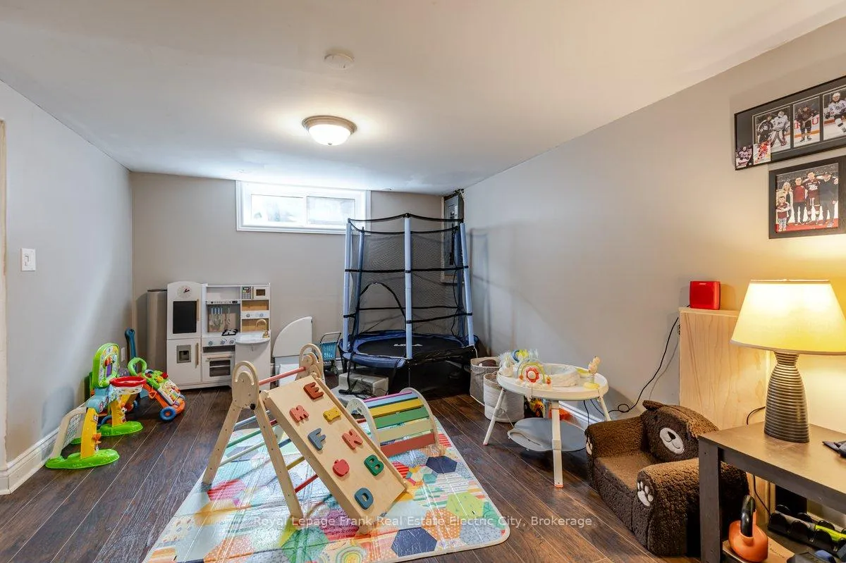 Photo 36 of 642 Bellaire Street, Peterborough, Otonabee Ward 1 — HOMEH