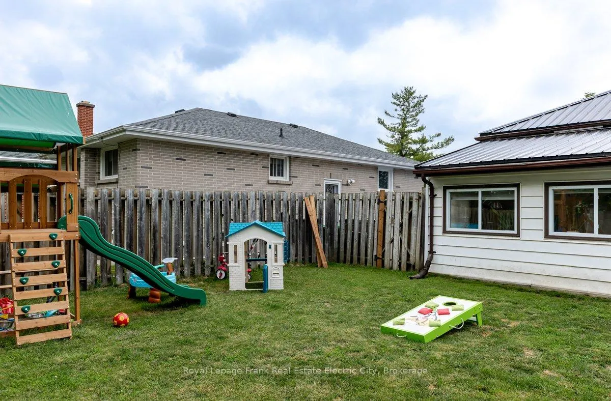 Photo 48 of 642 Bellaire Street, Peterborough, Otonabee Ward 1 — HOMEH
