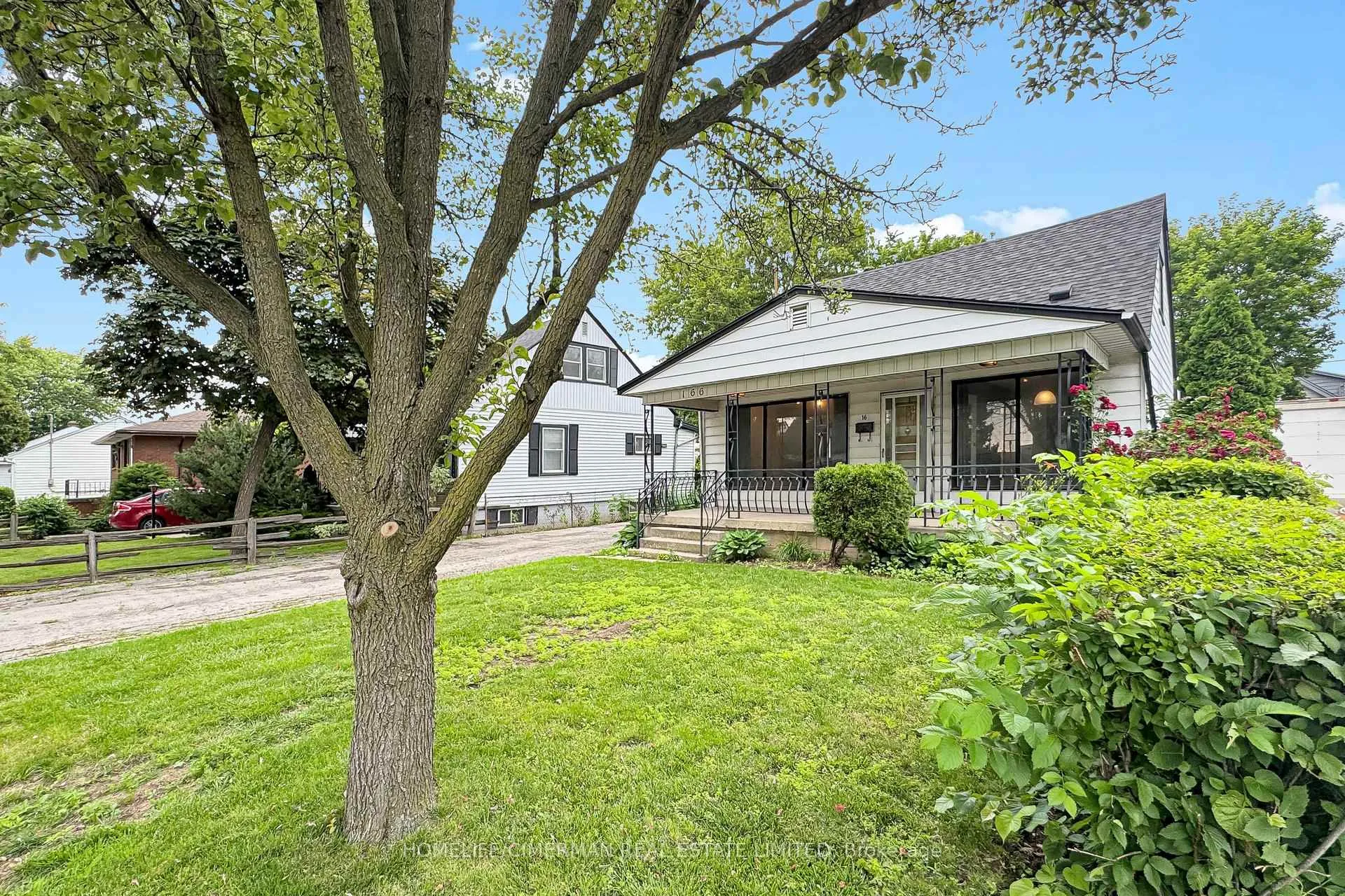 Photo 2 of 166 Normanhurst Avenue, Hamilton, Normanhurst — HOMEH