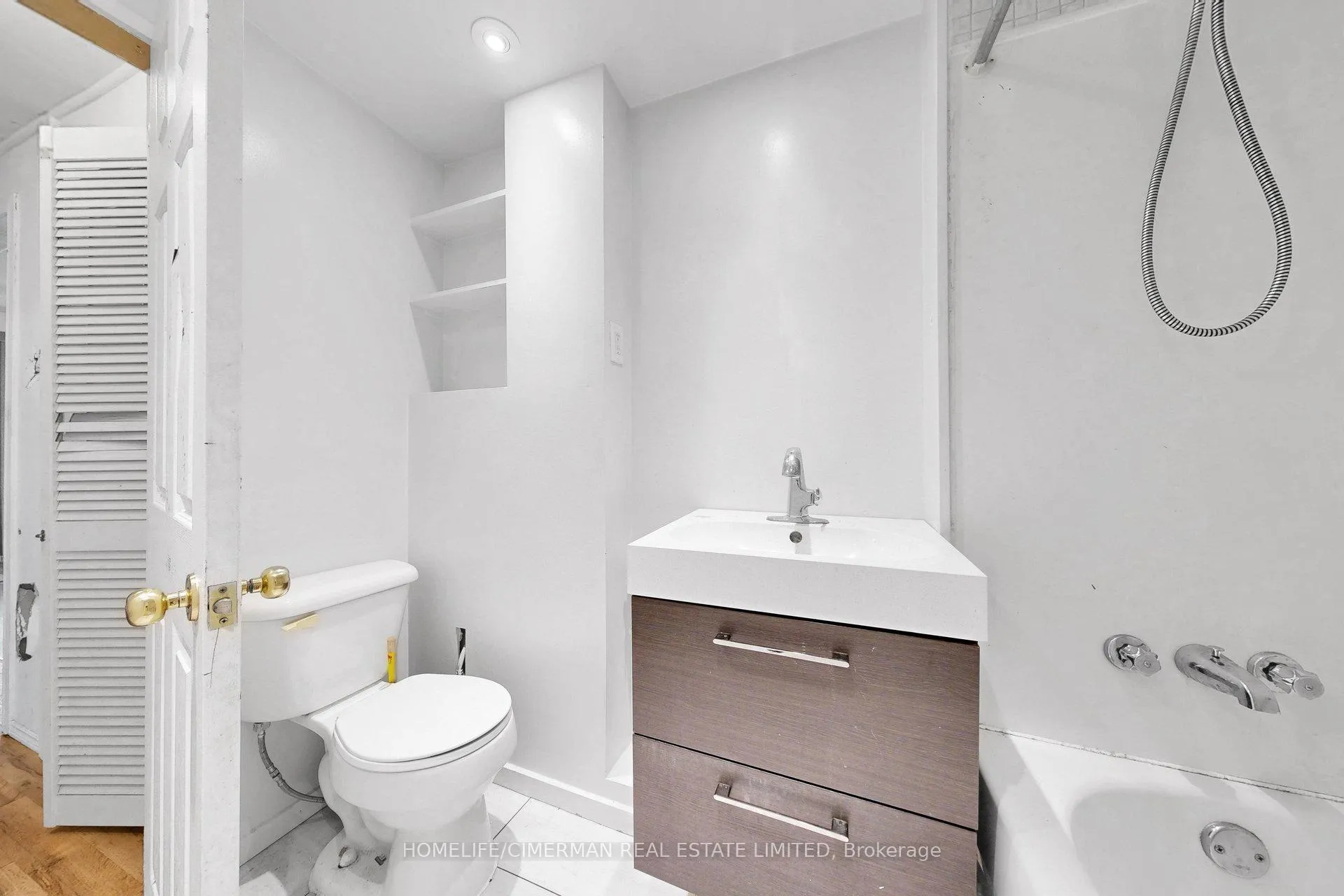Photo 7 of 166 Normanhurst Avenue, Hamilton, Normanhurst — HOMEH
