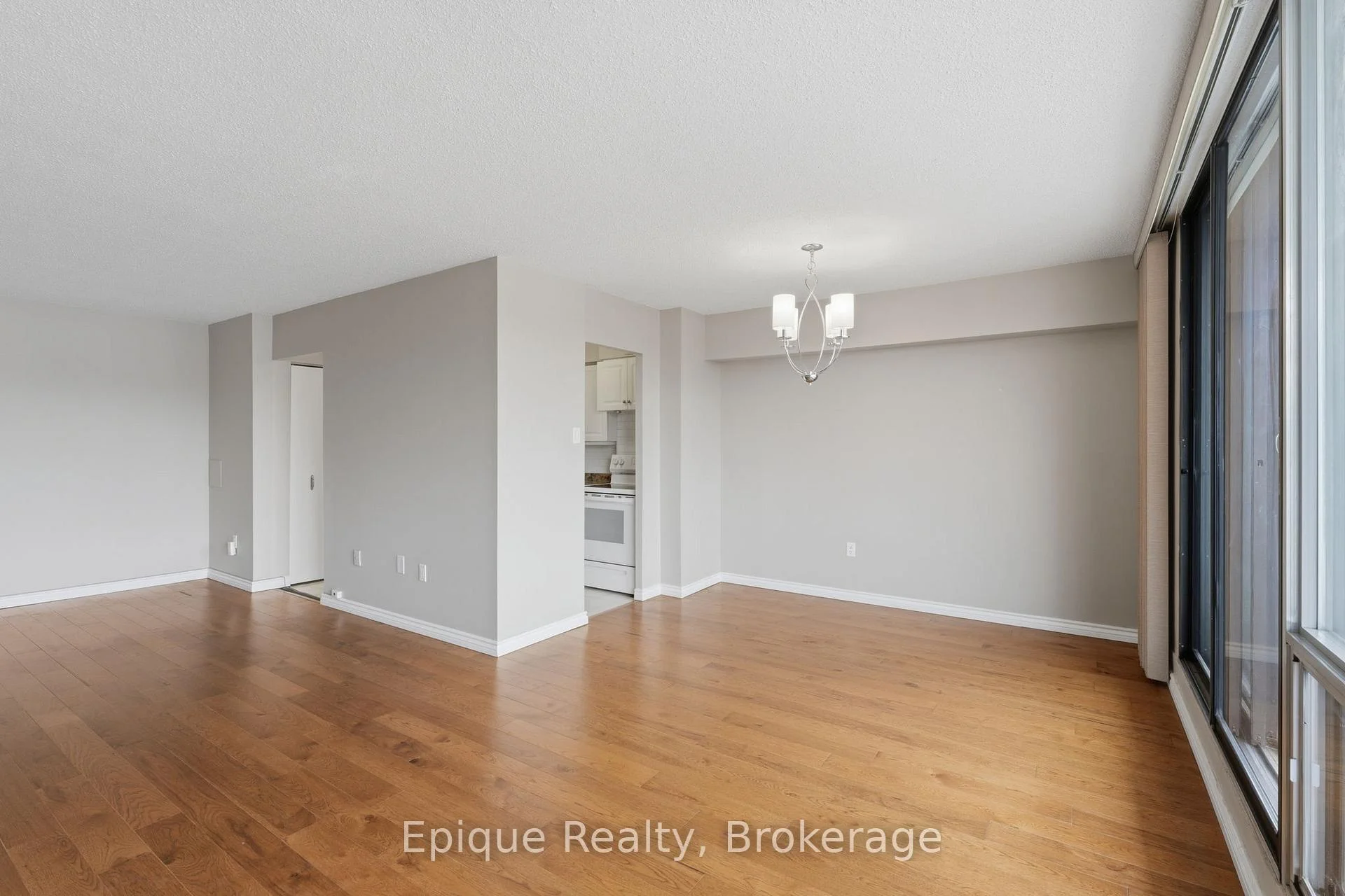 Photo 5 of Unit 409, 2055 Upper Middle Road, Burlington, Brant Hills — HOMEH