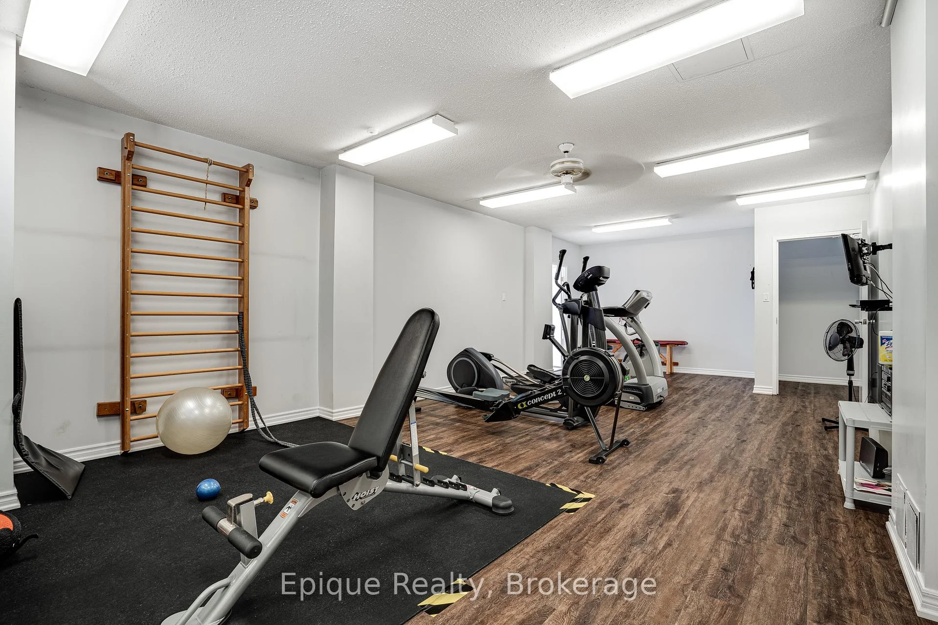 Photo 9 of Unit 409, 2055 Upper Middle Road, Burlington, Brant Hills — HOMEH