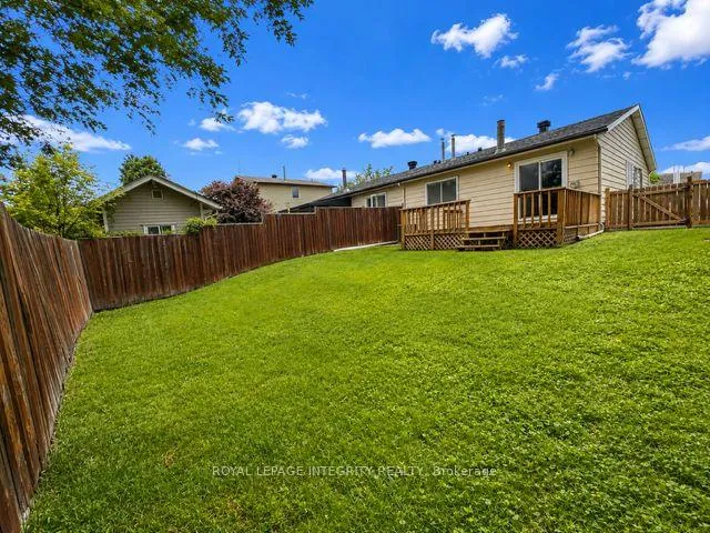 Photo 19 of 65 Rothesay Drive, Ottawa, Kanata - Glencairn/Hazeldean — HOMEH