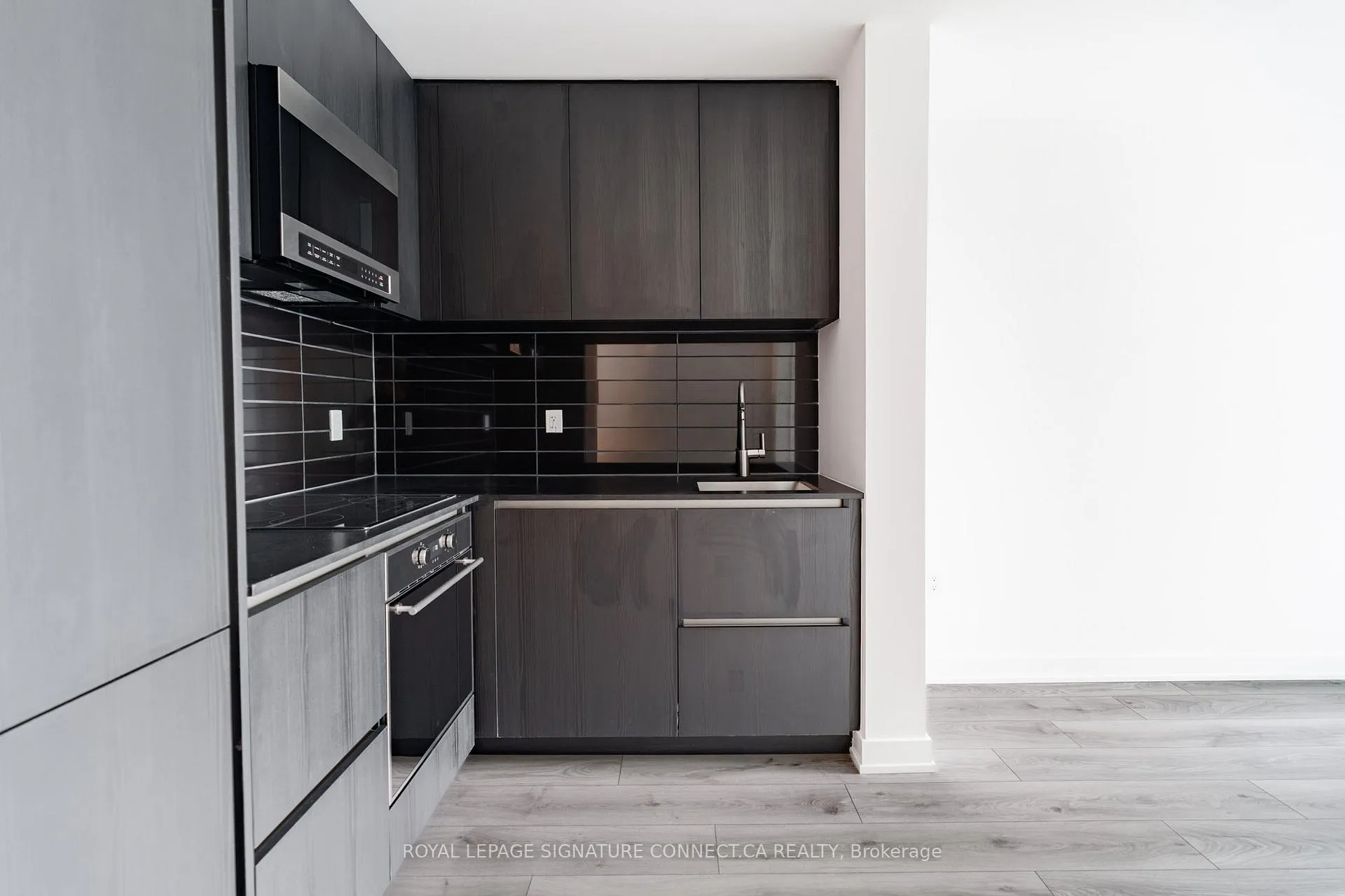 Photo 5 of Unit 1201, 110 Broadway Avenue, Toronto, Mount Pleasant West — HOMEH