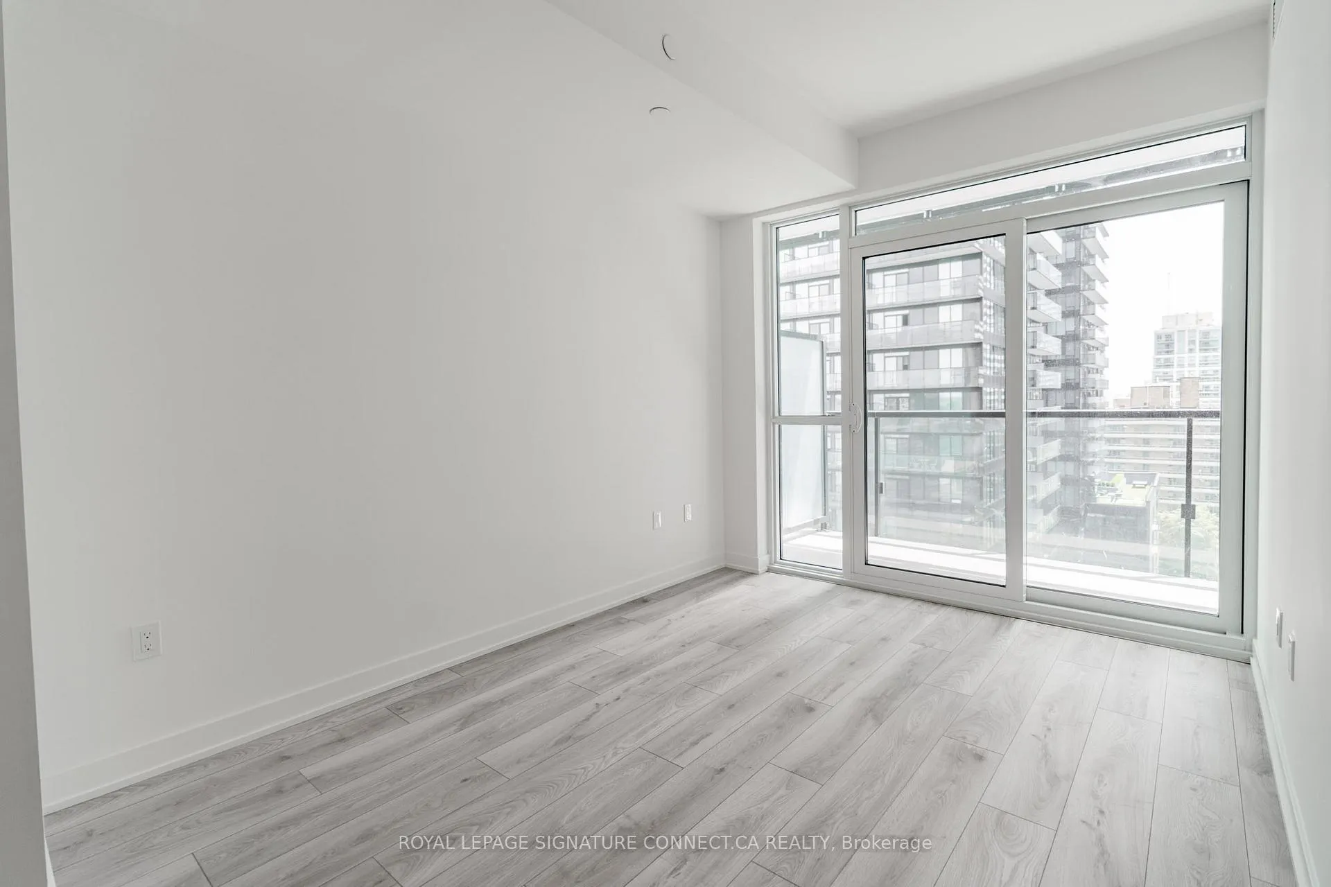 Photo 7 of Unit 1201, 110 Broadway Avenue, Toronto, Mount Pleasant West — HOMEH