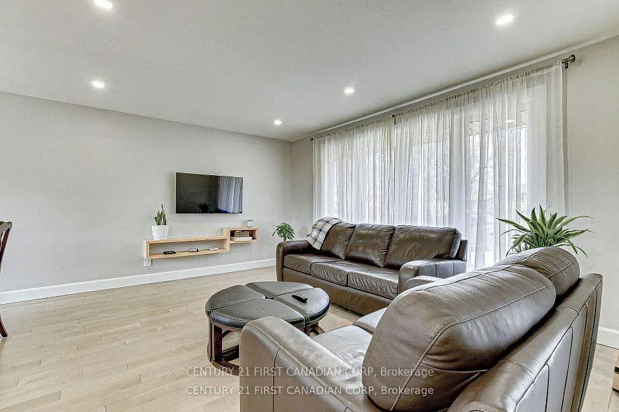 Photo 7 of 1473 Glengarry Avenue, London, North H — HOMEH