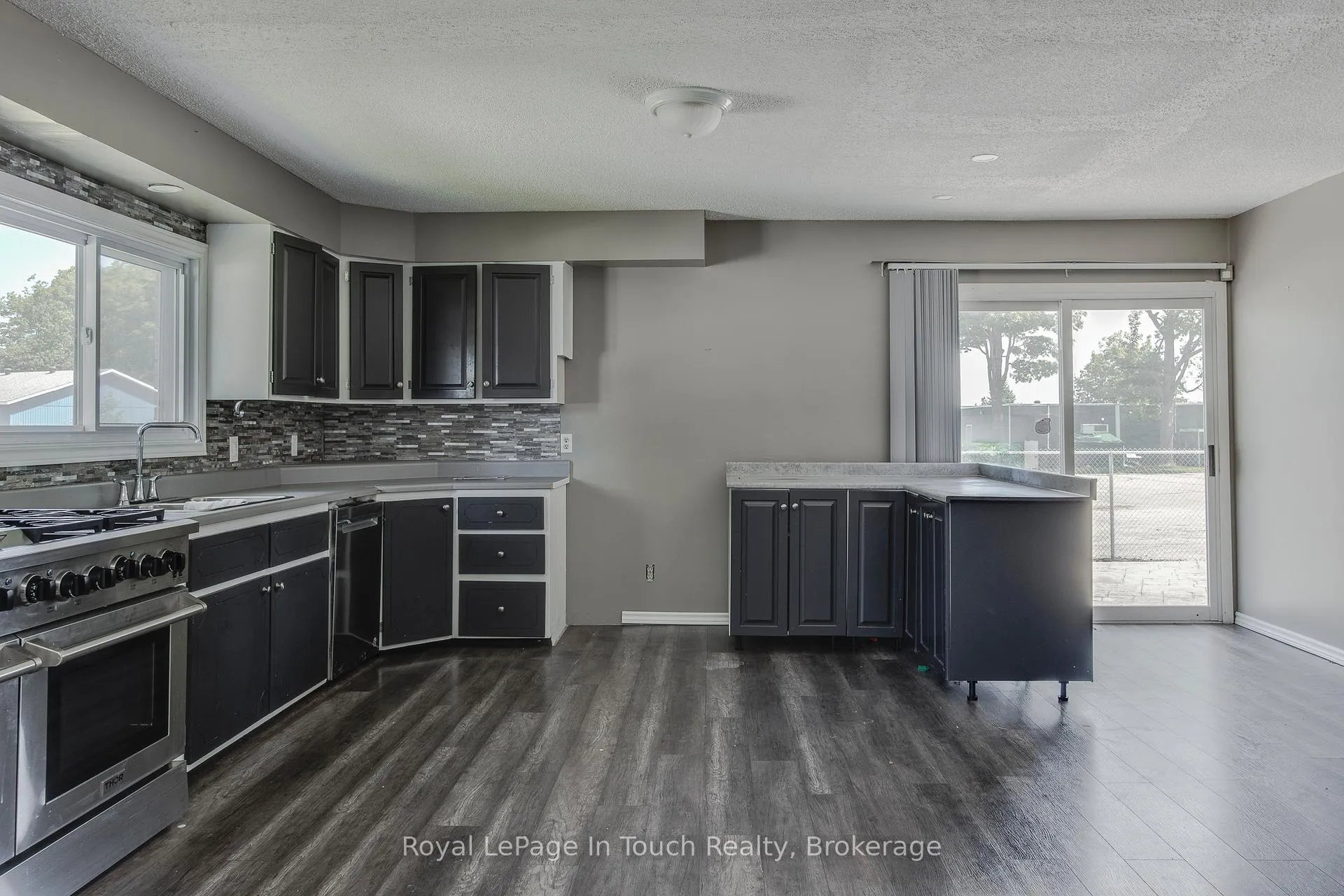 Photo 9 of 740 Balm Beach Road E, Midland — HOMEH