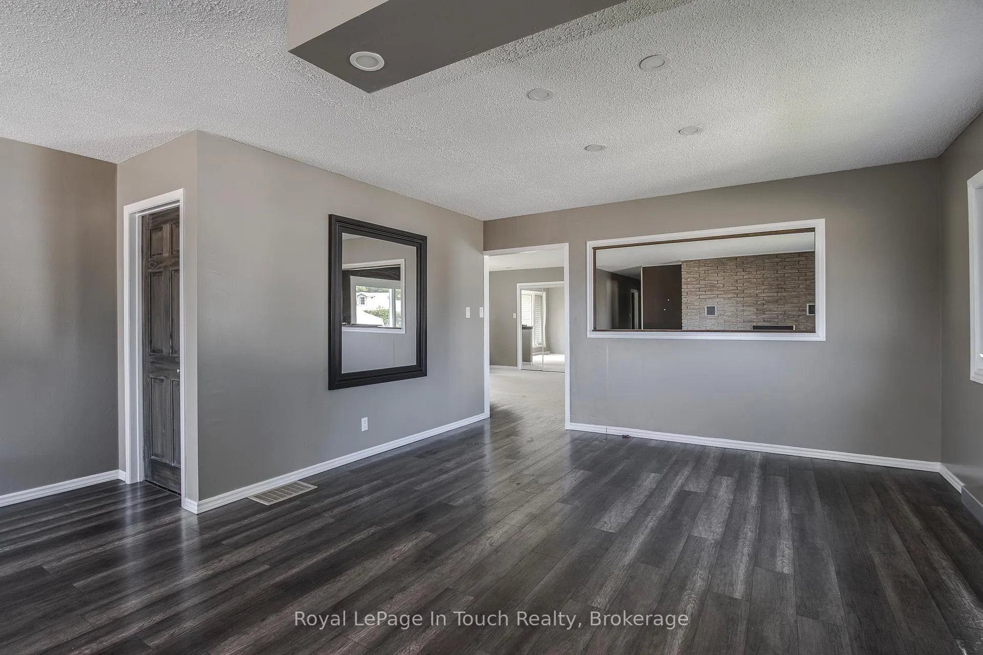 Photo 11 of 740 Balm Beach Road E, Midland — HOMEH