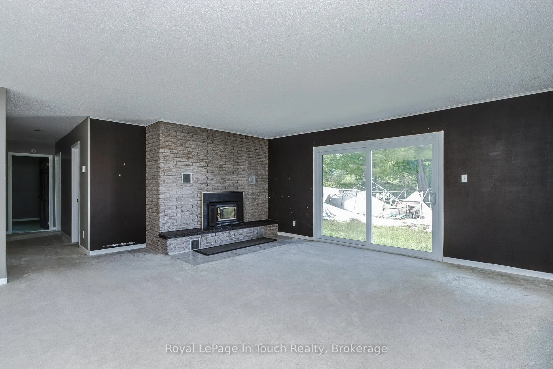 Photo 12 of 740 Balm Beach Road E, Midland — HOMEH