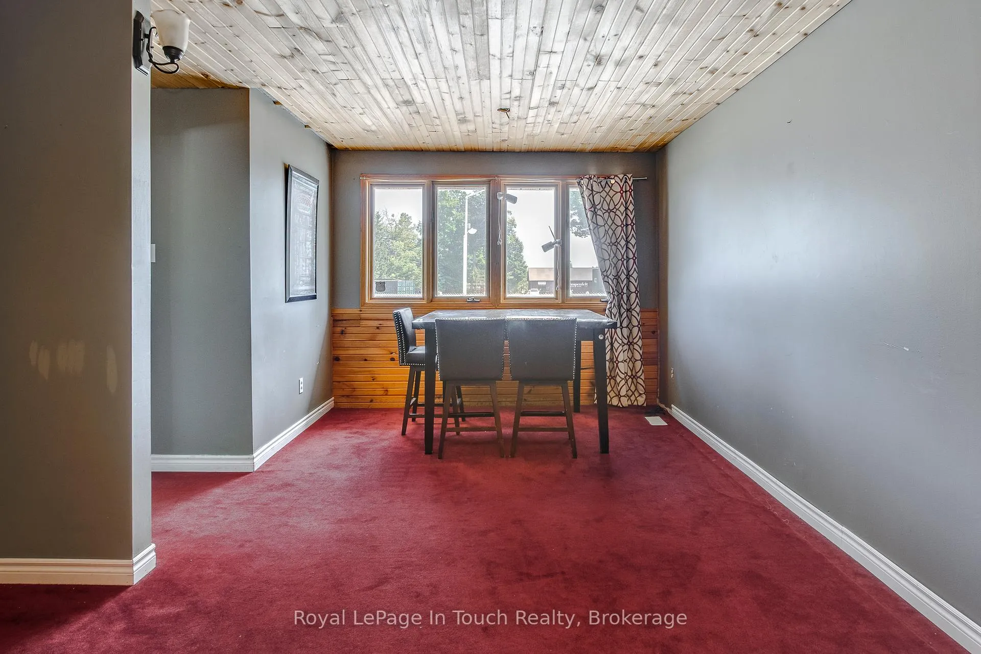 Photo 16 of 740 Balm Beach Road E, Midland — HOMEH