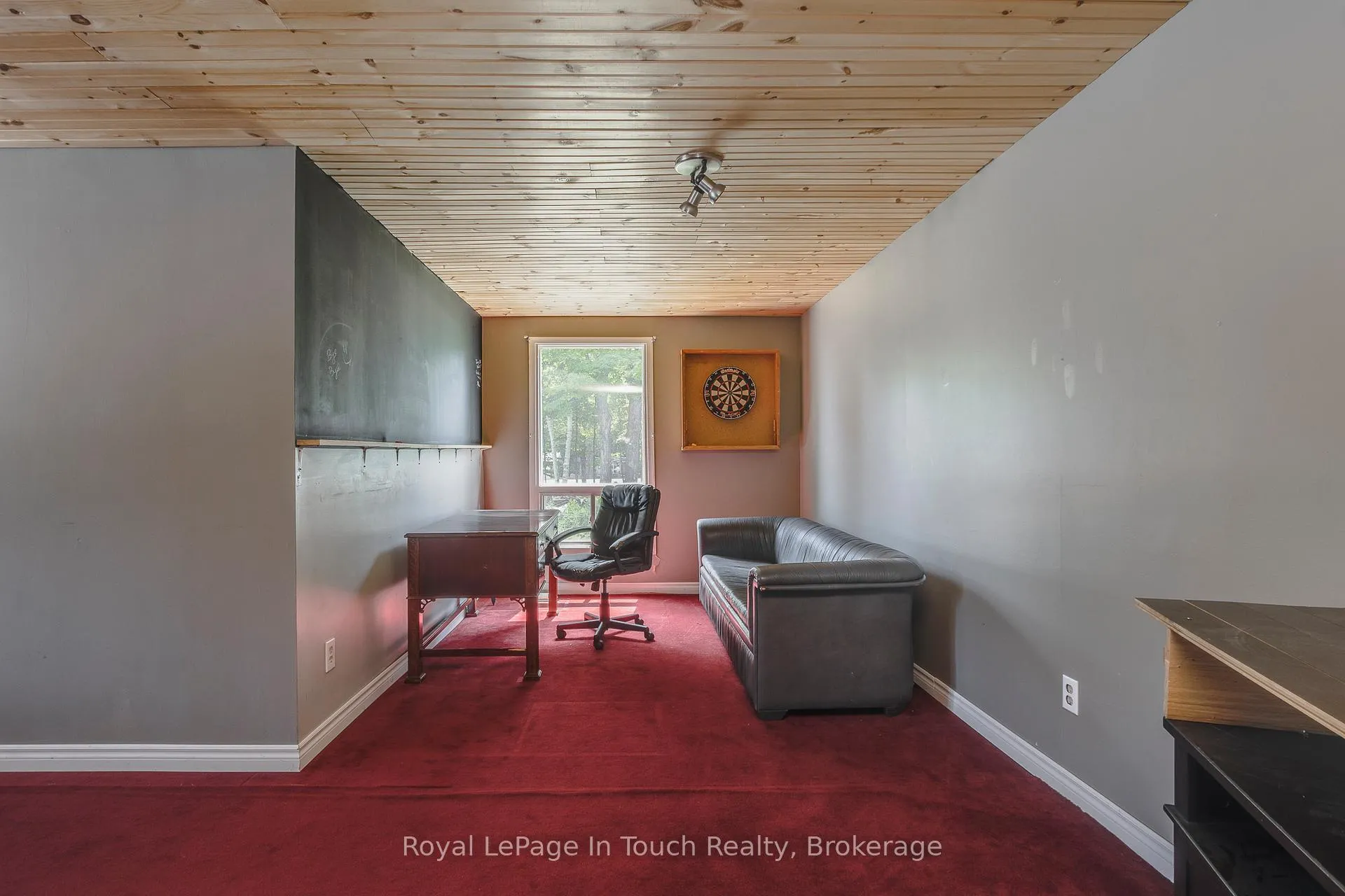 Photo 17 of 740 Balm Beach Road E, Midland — HOMEH