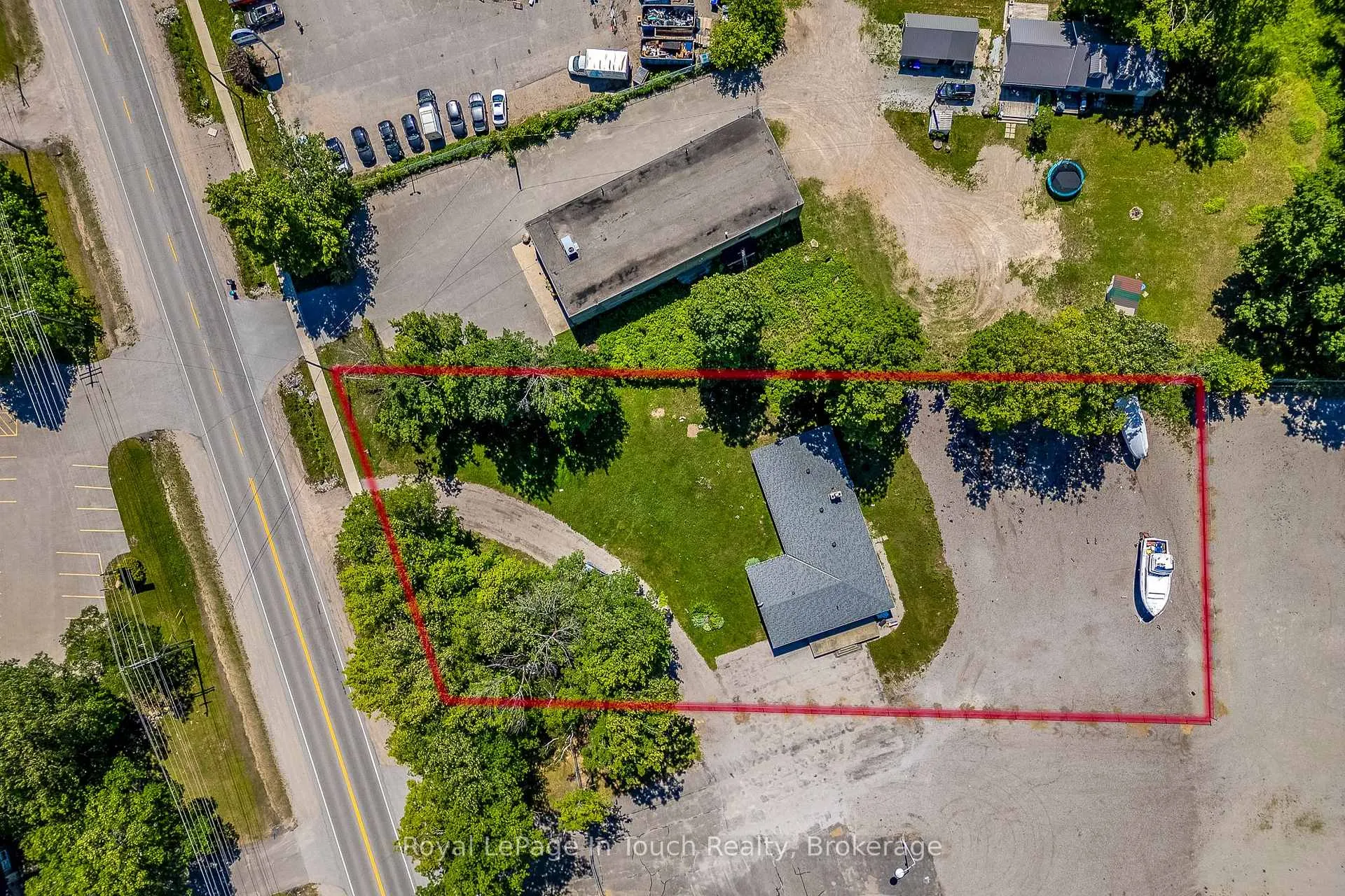 Photo 26 of 740 Balm Beach Road E, Midland — HOMEH