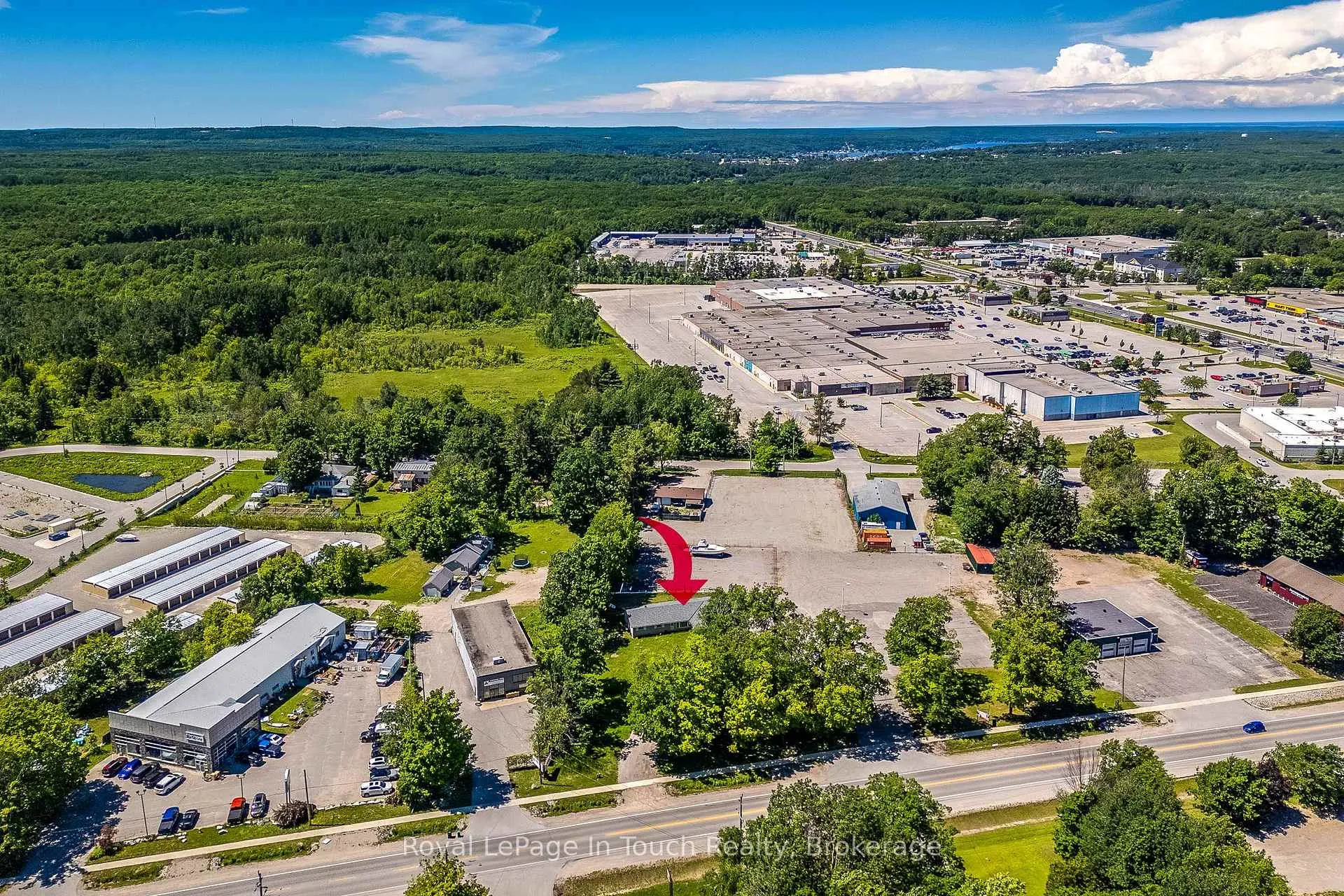 Photo 28 of 740 Balm Beach Road E, Midland — HOMEH