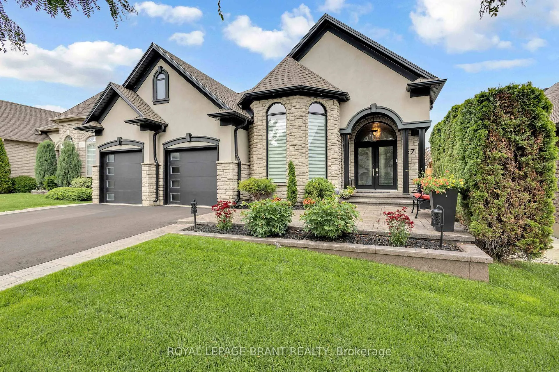 Photo 2 of 57 Carmichael Crescent, Brantford, Mayfair — HOMEH