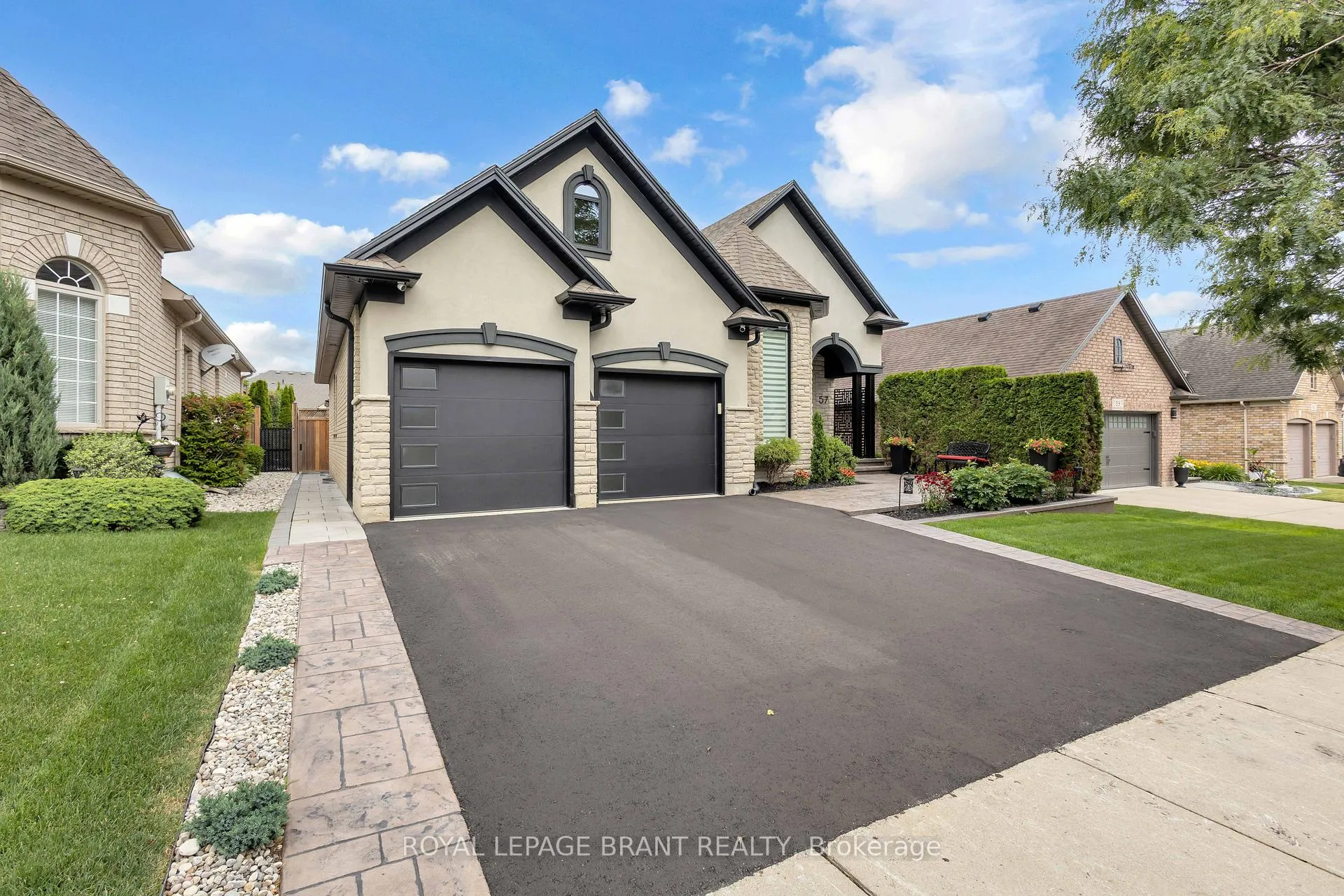 Photo 3 of 57 Carmichael Crescent, Brantford, Mayfair — HOMEH