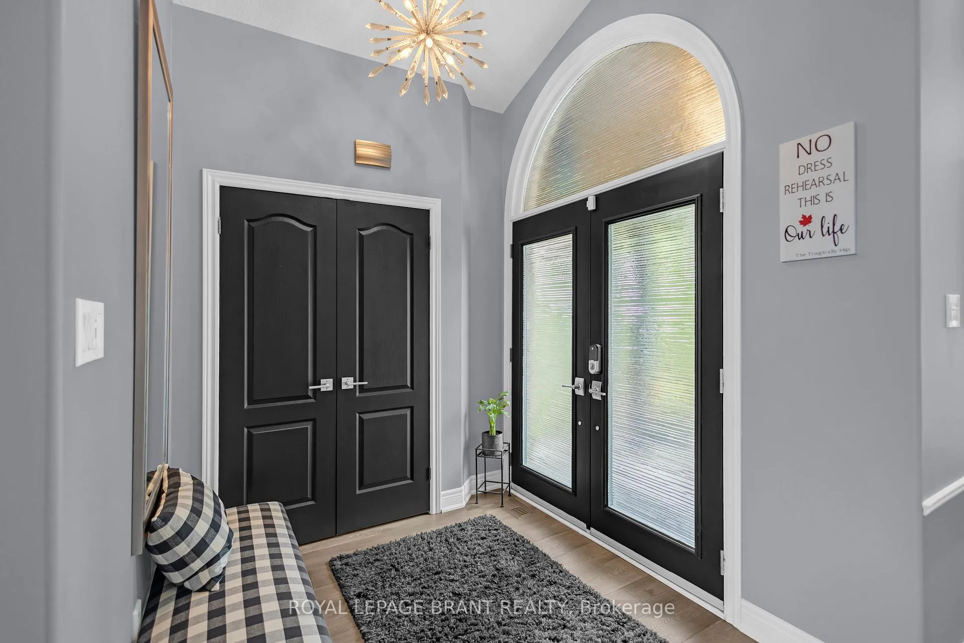 Photo 5 of 57 Carmichael Crescent, Brantford, Mayfair — HOMEH
