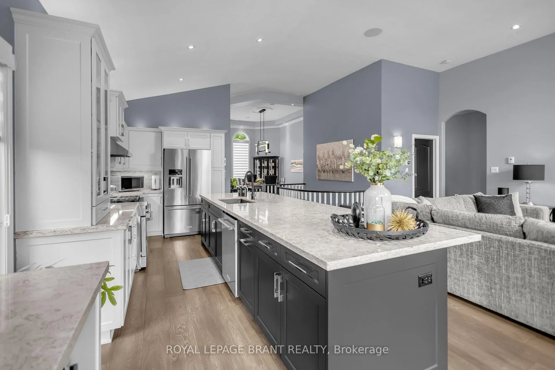 Photo 10 of 57 Carmichael Crescent, Brantford, Mayfair — HOMEH