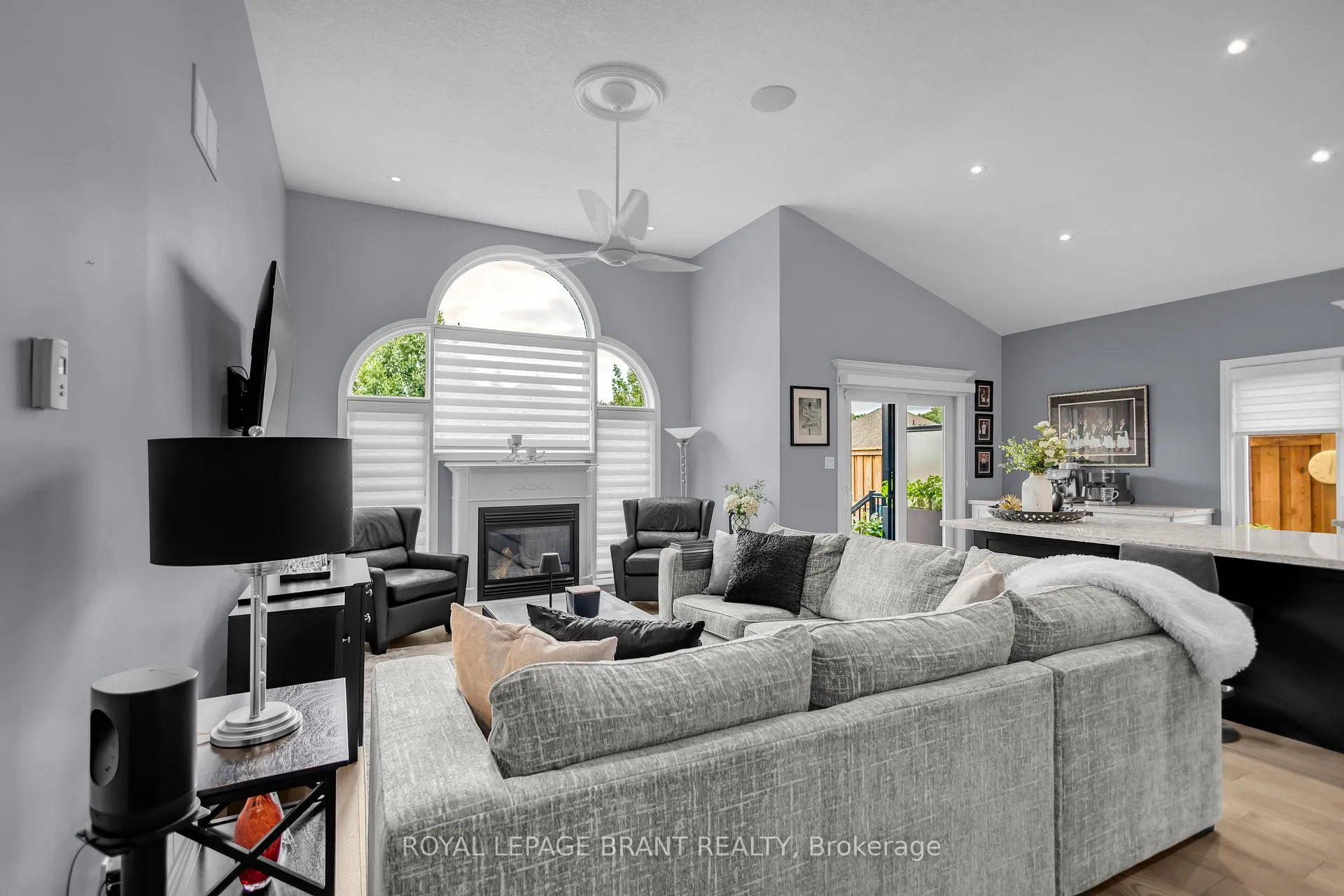 Photo 14 of 57 Carmichael Crescent, Brantford, Mayfair — HOMEH
