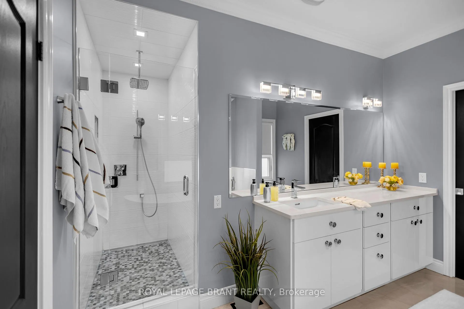 Photo 21 of 57 Carmichael Crescent, Brantford, Mayfair — HOMEH