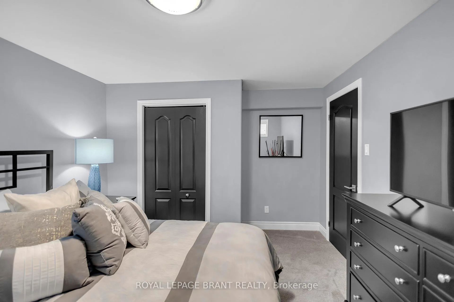 Photo 32 of 57 Carmichael Crescent, Brantford, Mayfair — HOMEH