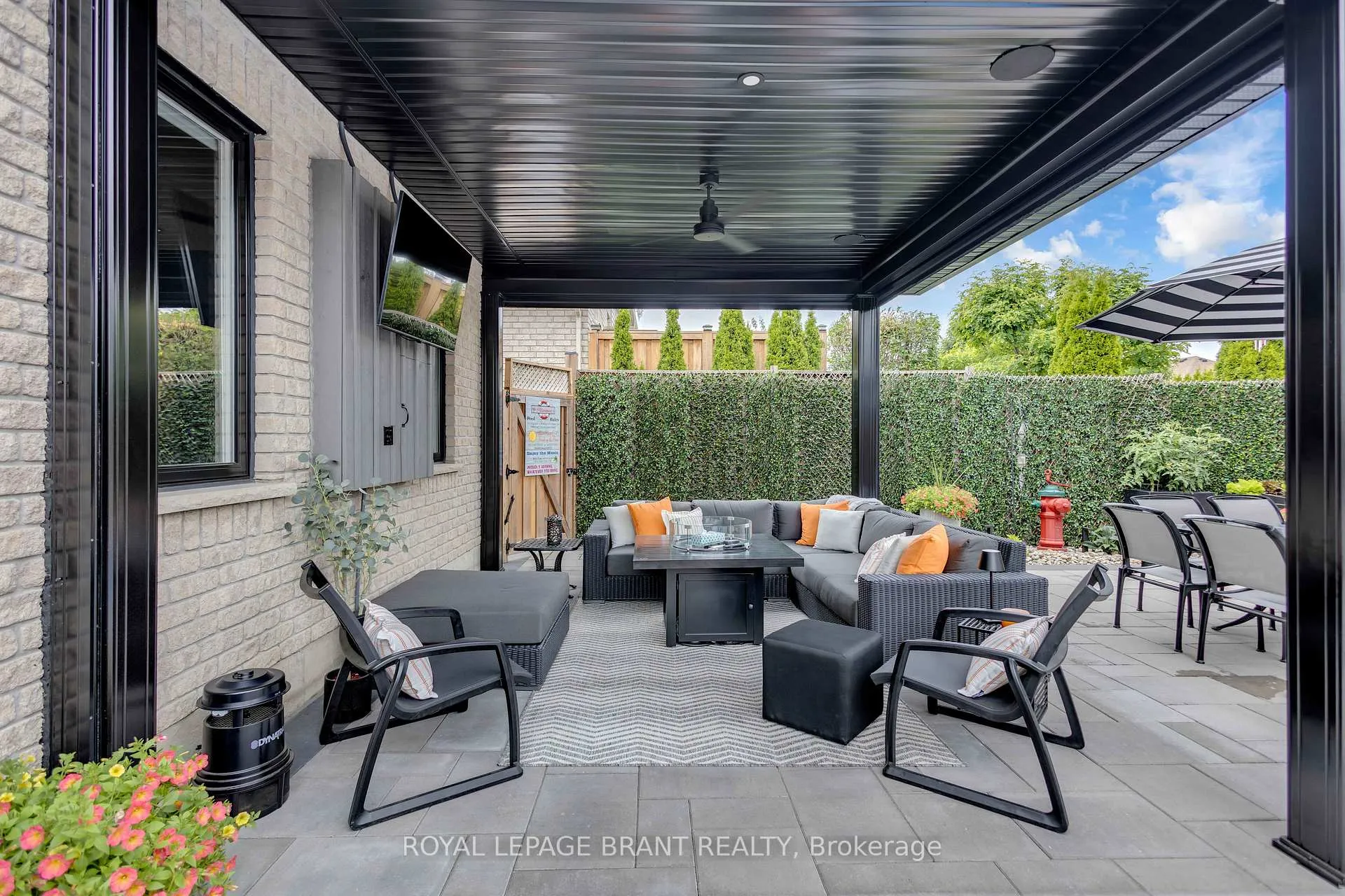 Photo 38 of 57 Carmichael Crescent, Brantford, Mayfair — HOMEH