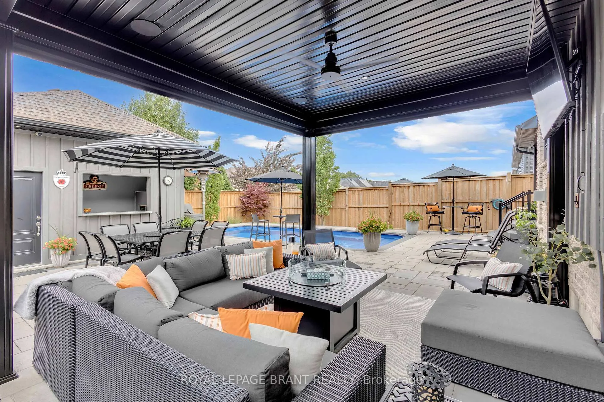 Photo 43 of 57 Carmichael Crescent, Brantford, Mayfair — HOMEH