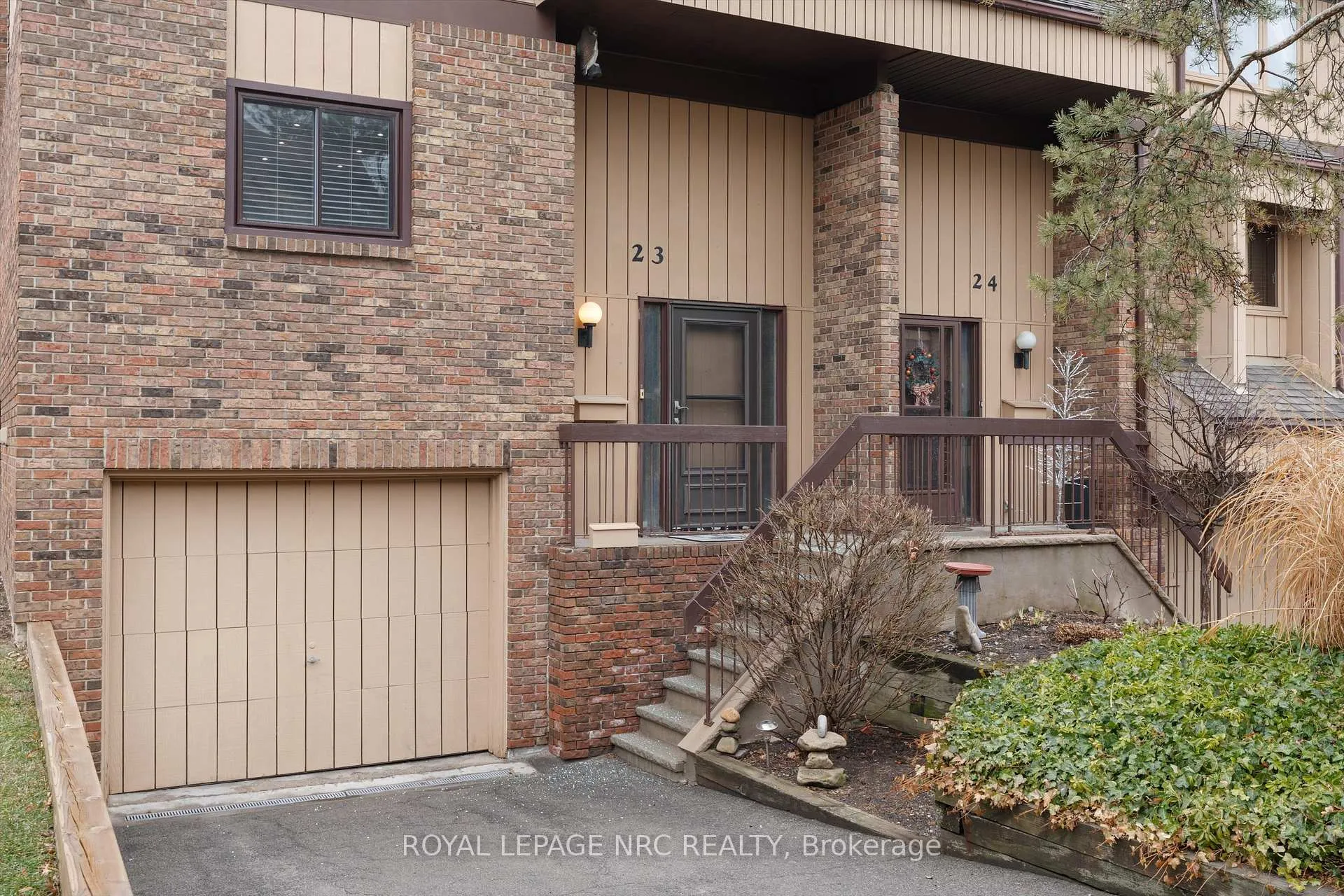 Photo 3 of Unit 23, 178 Scott Street, St. Catharines, Fairview — HOMEH