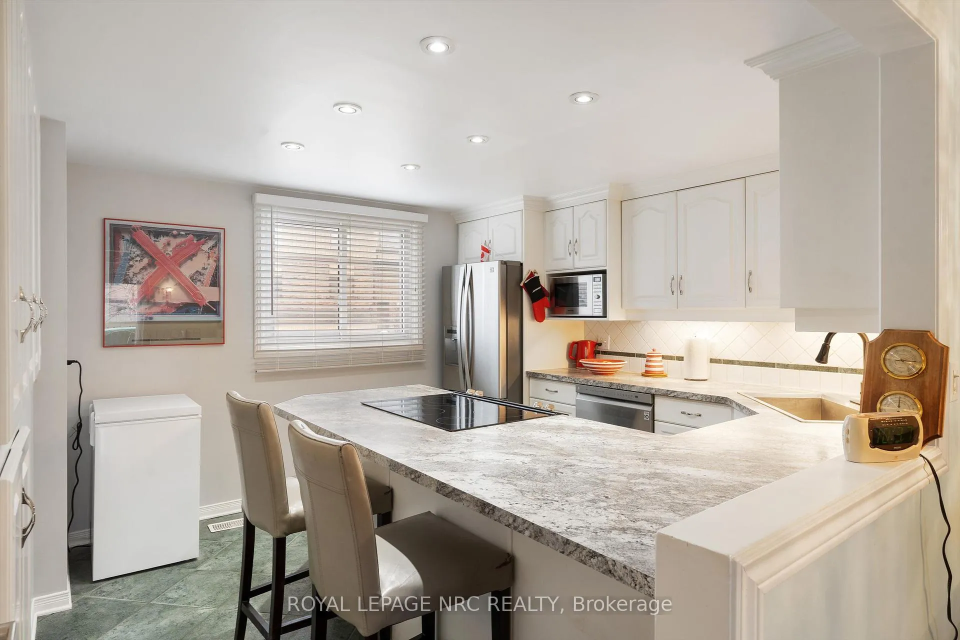 Photo 4 of Unit 23, 178 Scott Street, St. Catharines, Fairview — HOMEH