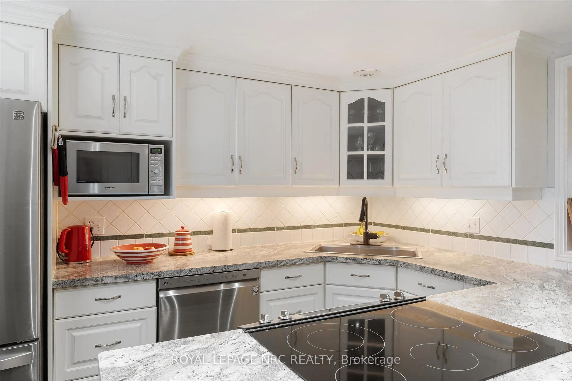 Photo 5 of Unit 23, 178 Scott Street, St. Catharines, Fairview — HOMEH