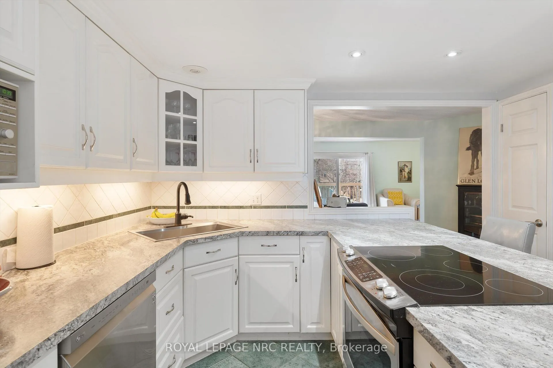 Photo 6 of Unit 23, 178 Scott Street, St. Catharines, Fairview — HOMEH